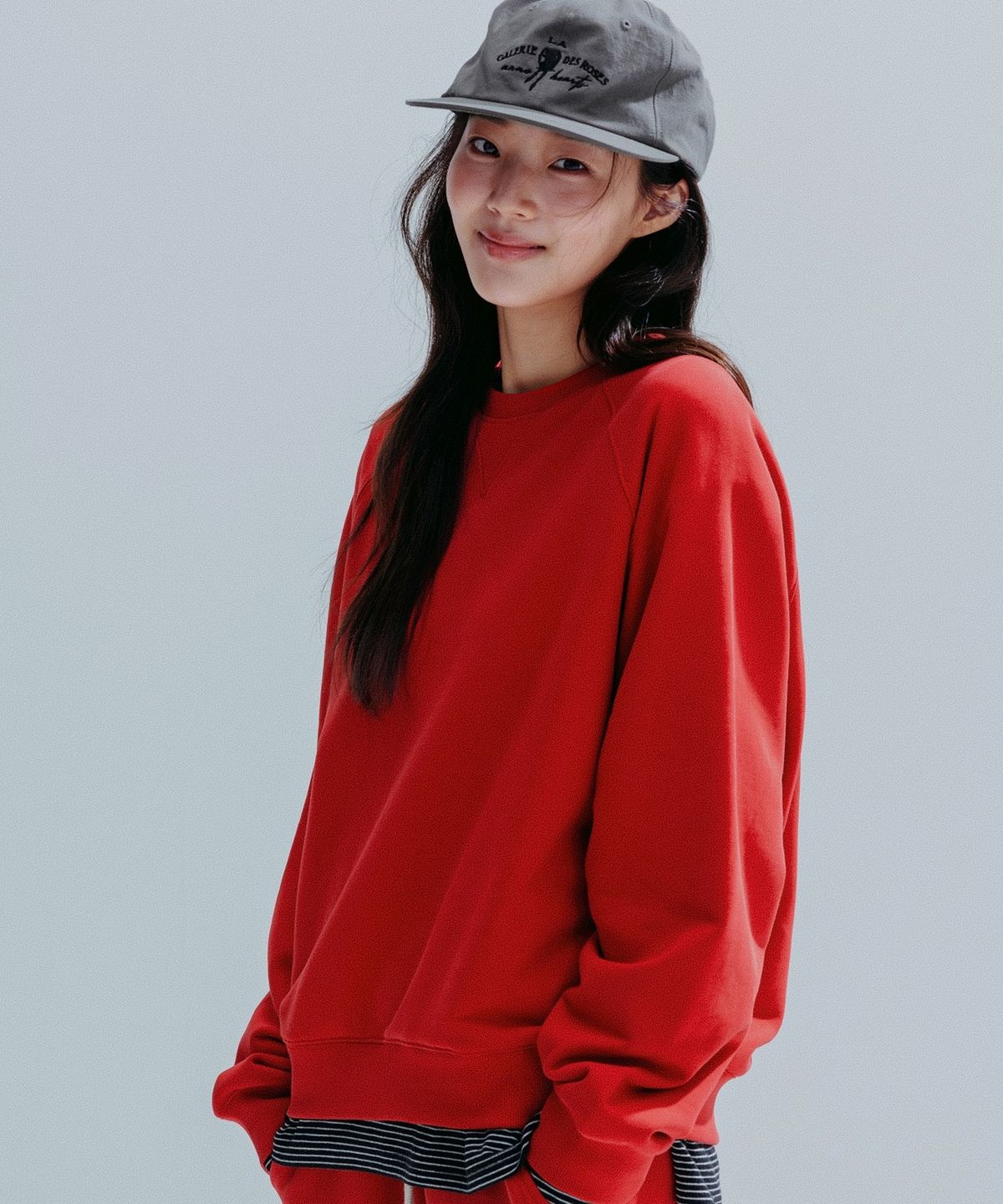 앤하츠(ANNEHEARTS) Girl Emblem Short Brim Cap_CHARCOAL
