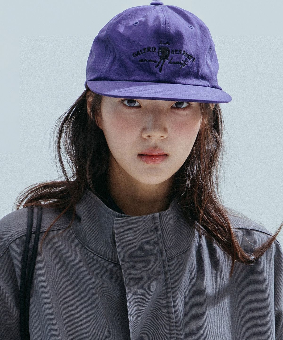 앤하츠(ANNEHEARTS) Girl Emblem Short Brim Cap_PURPLE