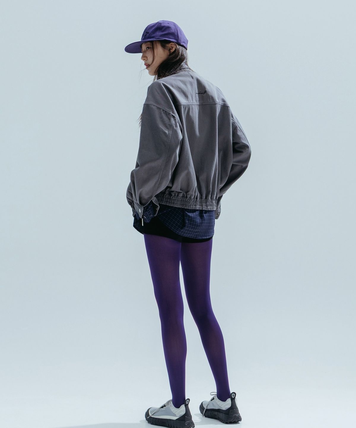 앤하츠(ANNEHEARTS) Girl Emblem Short Brim Cap_PURPLE