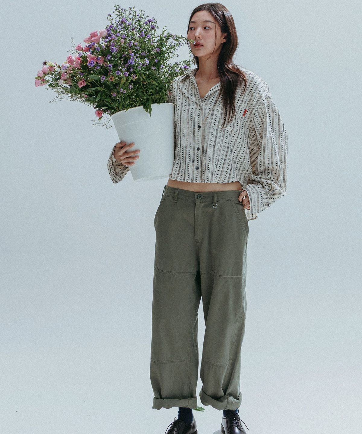 앤하츠(ANNEHEARTS) Stitch Line Stripe Crop Shirt_IVORY