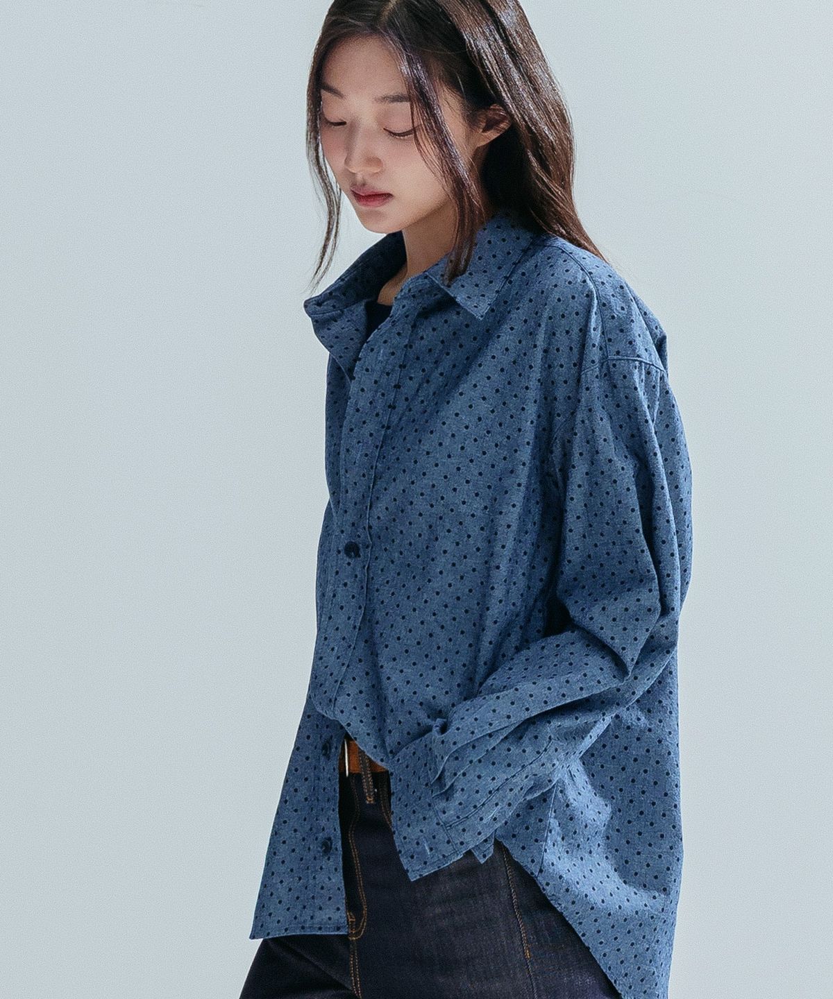 앤하츠(ANNEHEARTS) Vintage Mini Dot Shirt_MIDBLUE