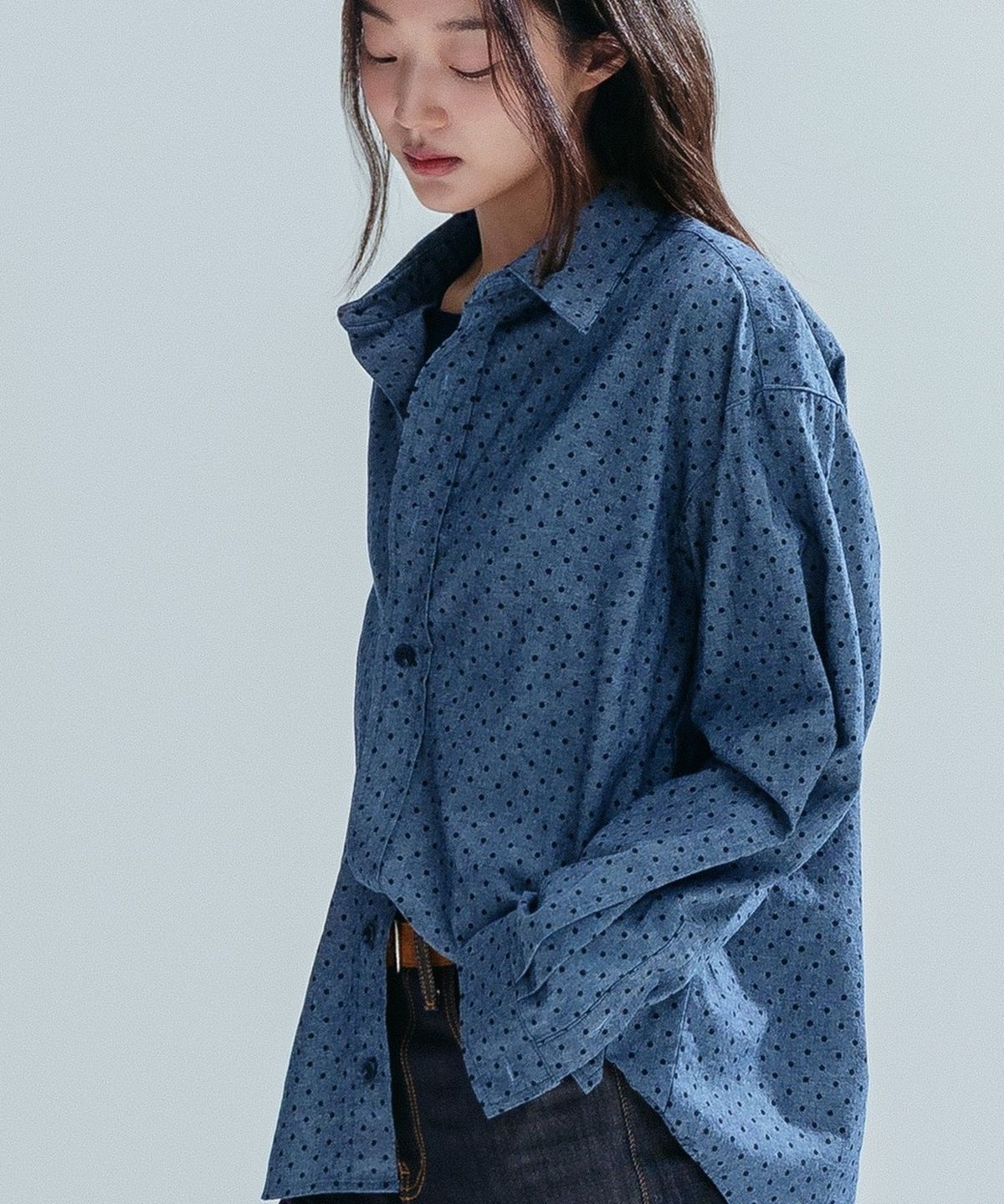 앤하츠(ANNEHEARTS) Vintage Mini Dot Shirt_MIDBLUE