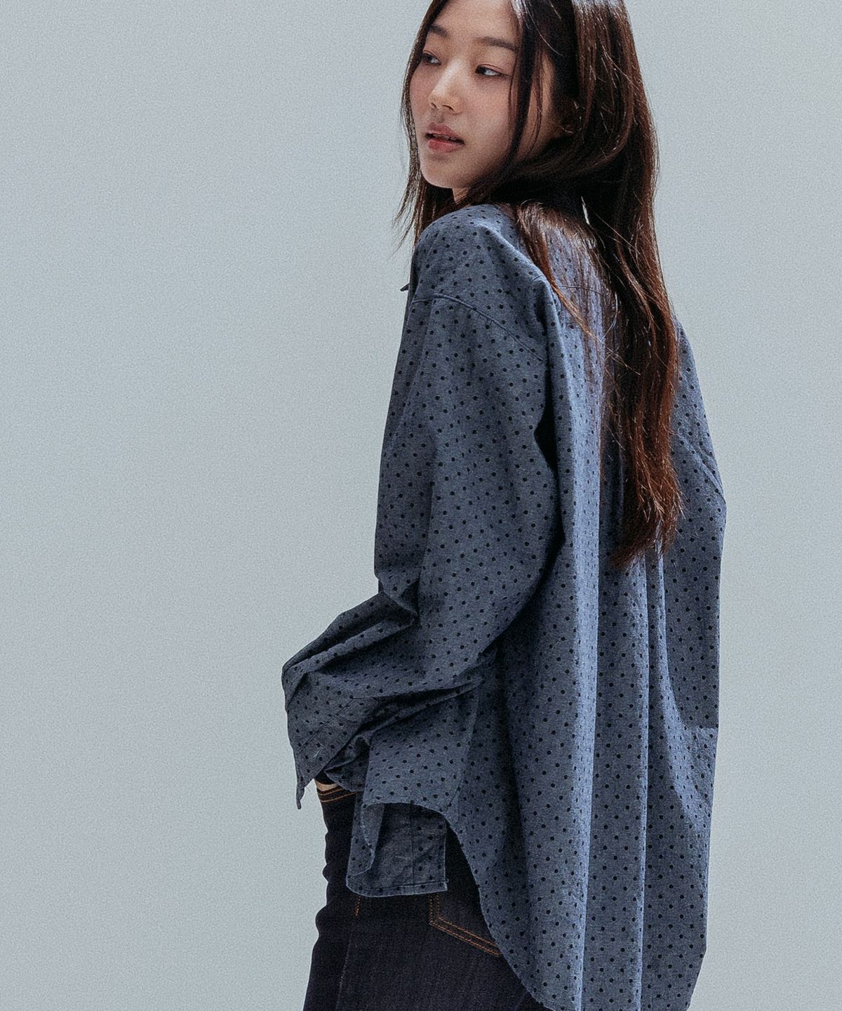 앤하츠(ANNEHEARTS) Vintage Mini Dot Shirt_BLUEGRAY