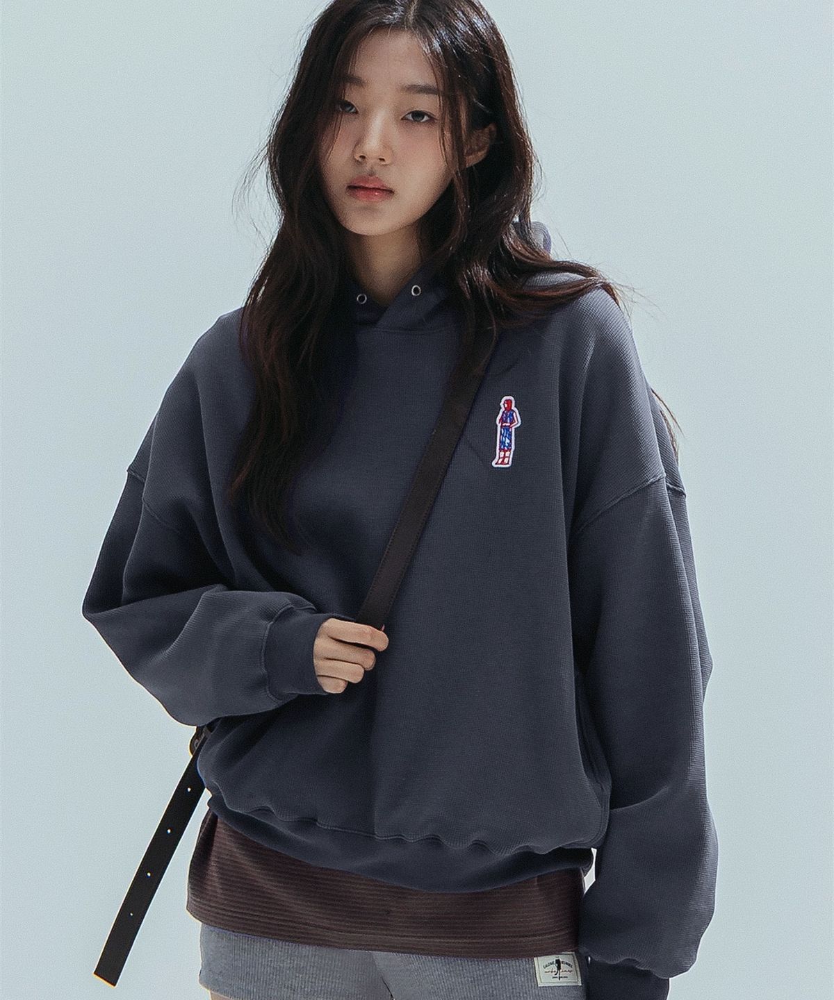앤하츠(ANNEHEARTS) Waffle Volume Hoodie_CHARCOAL