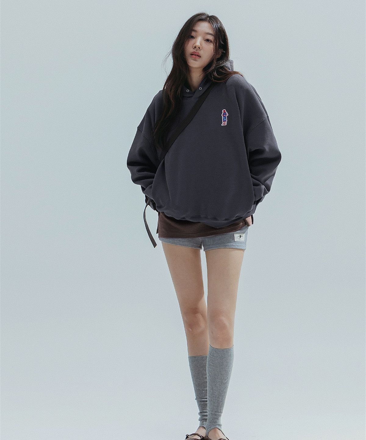 앤하츠(ANNEHEARTS) Waffle Volume Hoodie_CHARCOAL