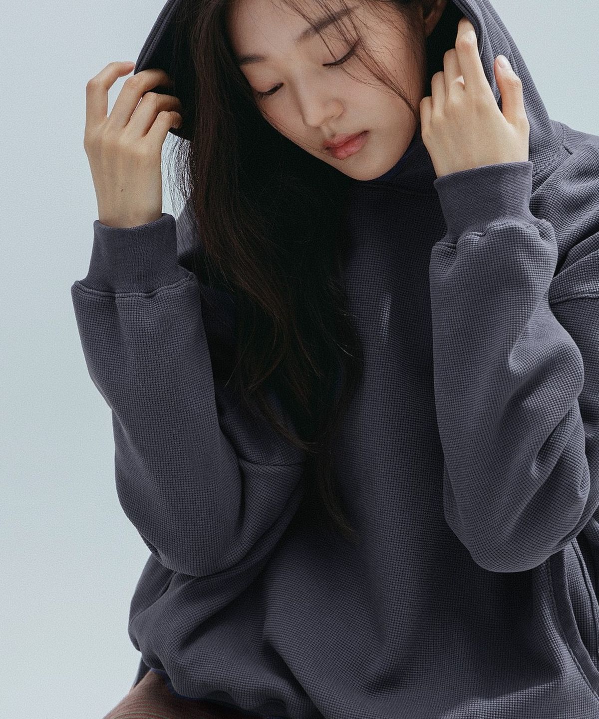 앤하츠(ANNEHEARTS) Waffle Volume Hoodie_CHARCOAL