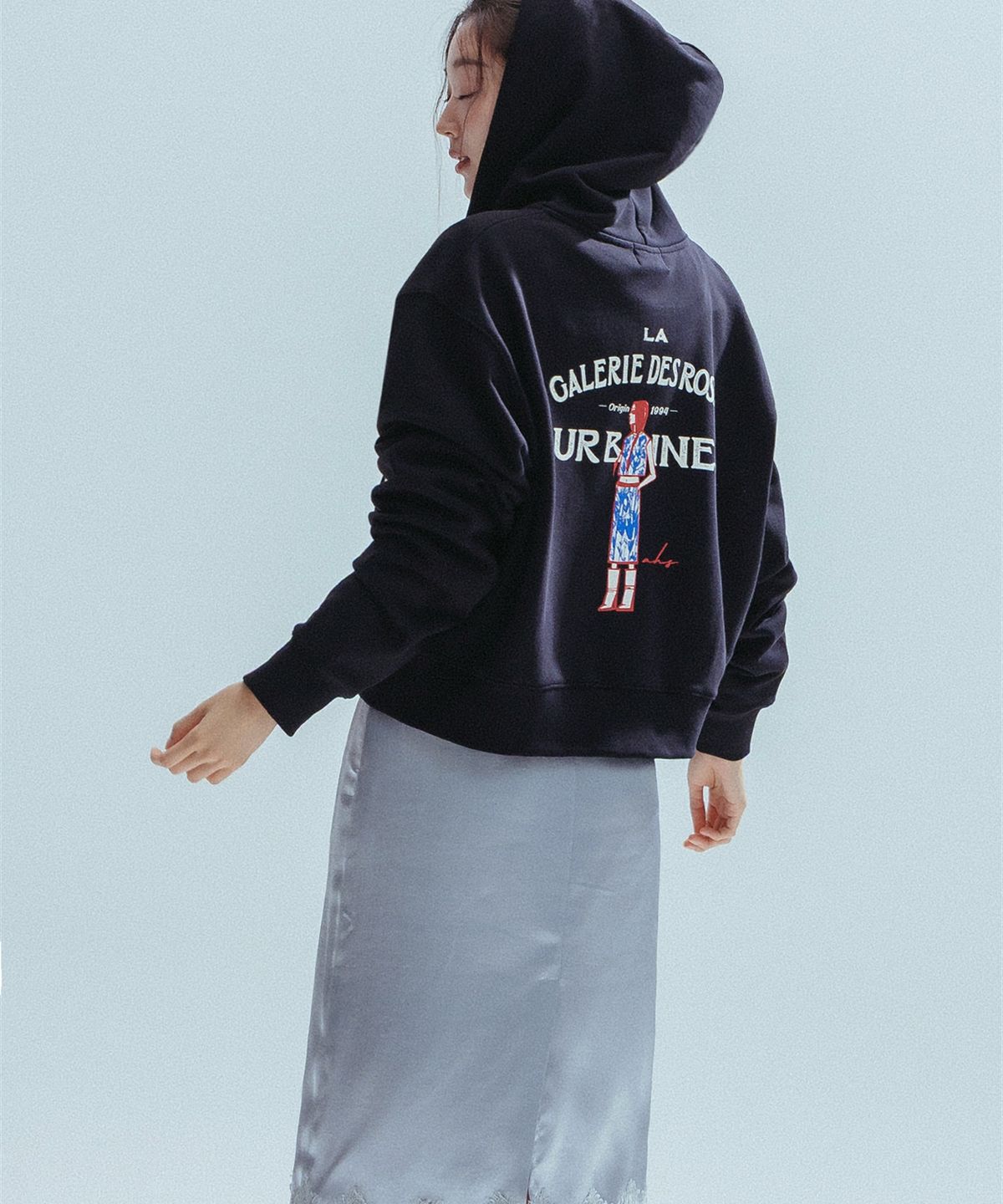 앤하츠(ANNEHEARTS) French Muse Zip-Up Hoodie_BLACK