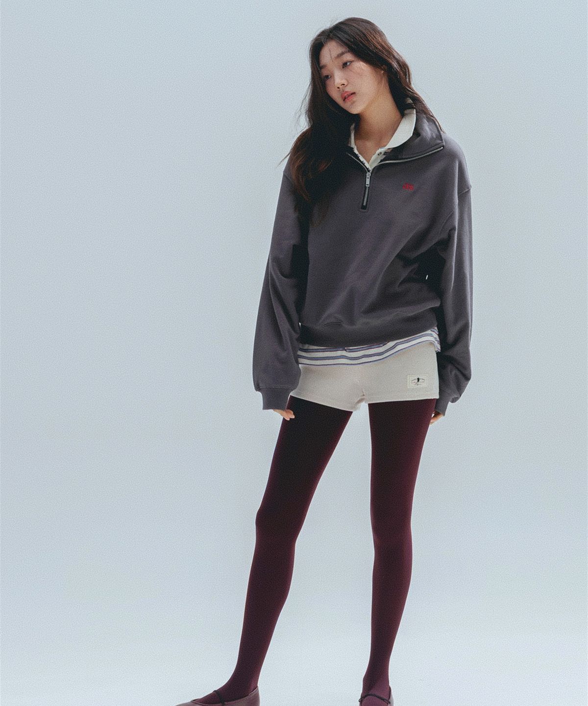 앤하츠(ANNEHEARTS) Walking Girl Archive Half Zip-Up_CHARCOAL