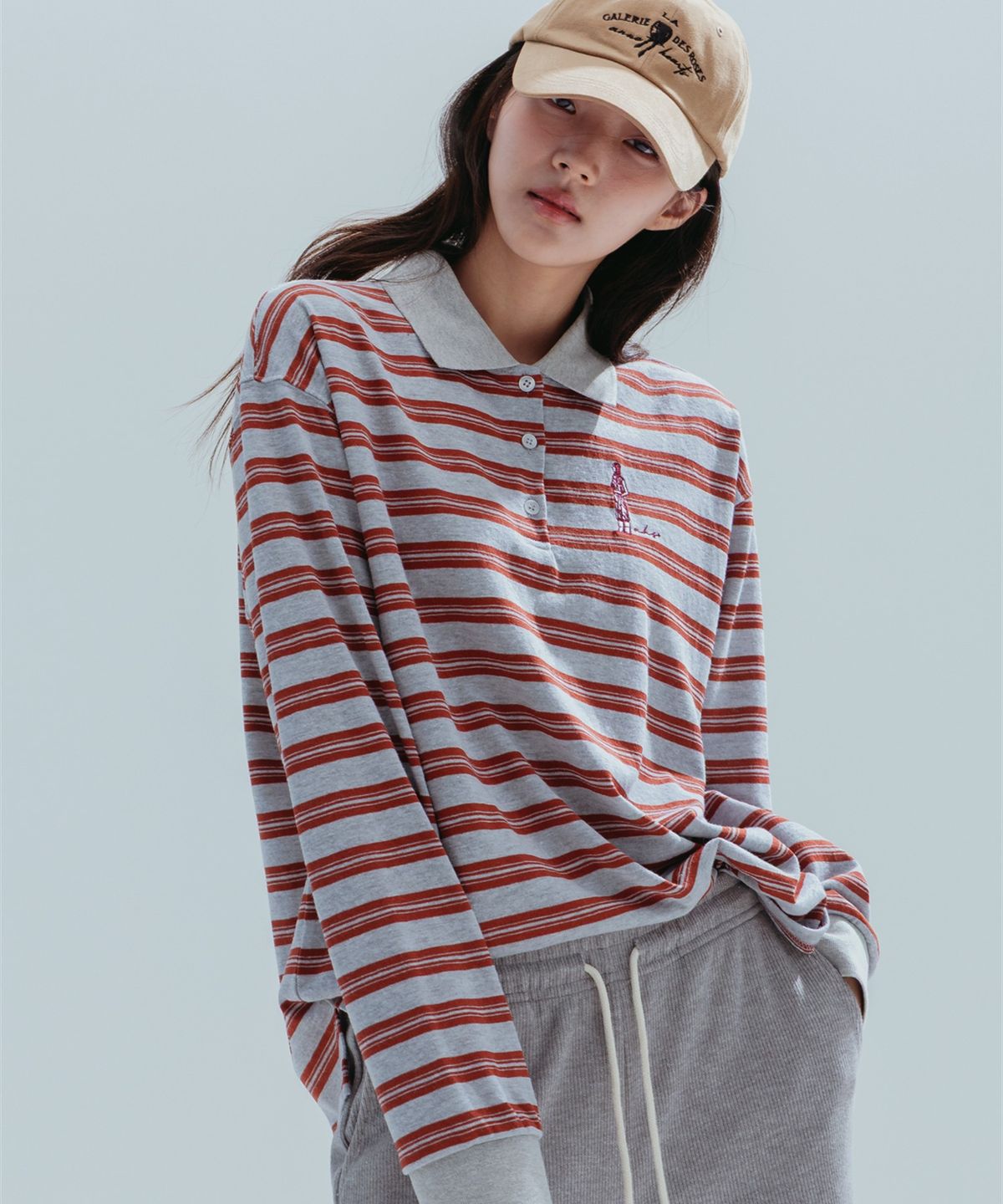 앤하츠(ANNEHEARTS) Wide Stripe Collar Polo Tee_GRAY