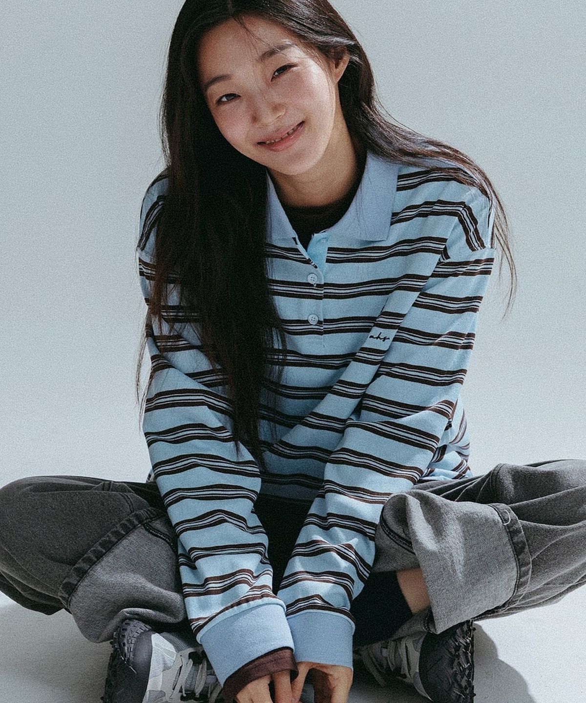 앤하츠(ANNEHEARTS) Wide Stripe Collar Polo Tee_LIGHTBLUE