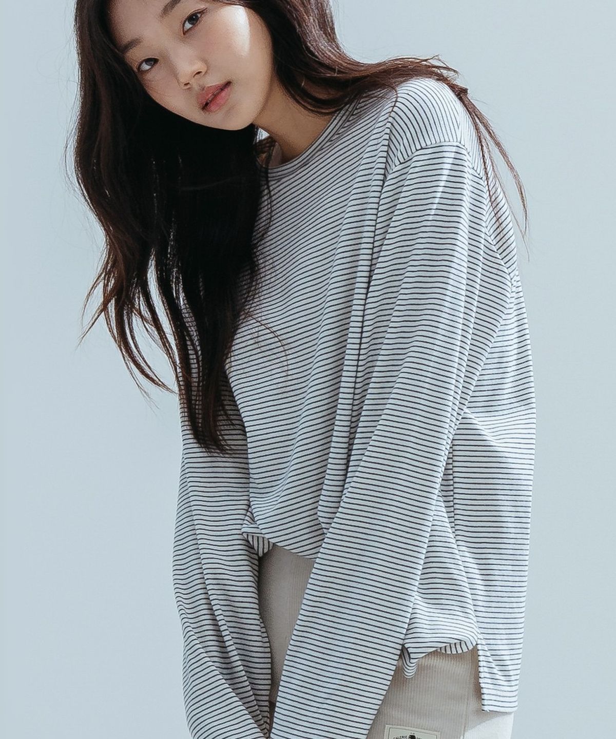 앤하츠(ANNEHEARTS) Fine Stripe Round Tee_IVORY