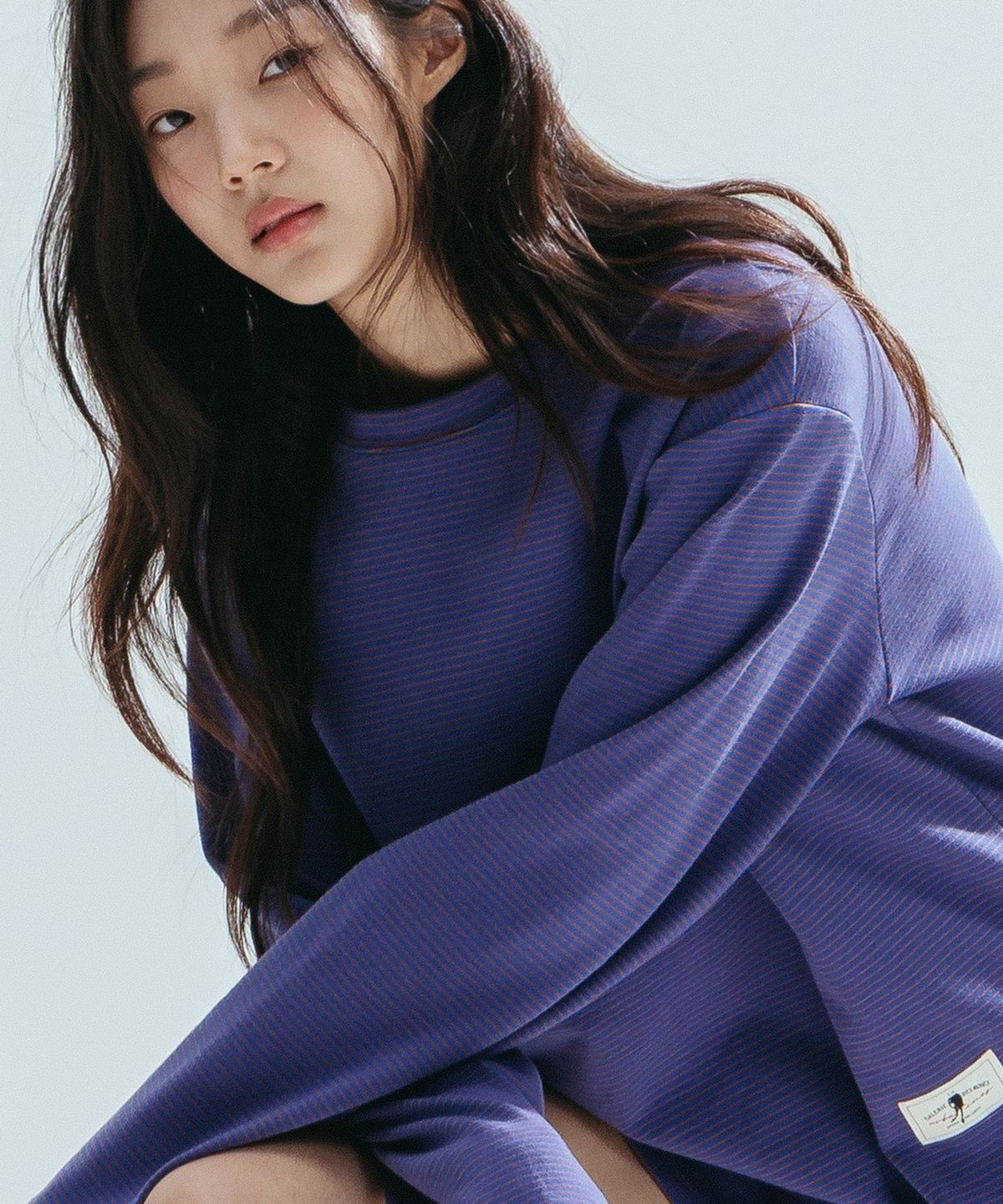 앤하츠(ANNEHEARTS) Fine Stripe Round Tee_PURPLE