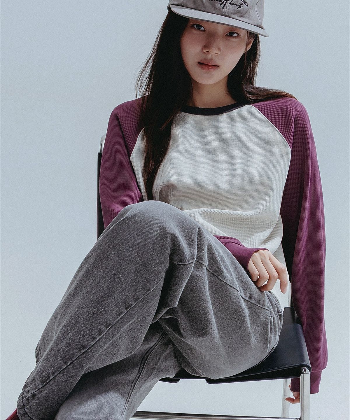 앤하츠(ANNEHEARTS) Waffle Color Block Raglan Tee_BURGUNDY