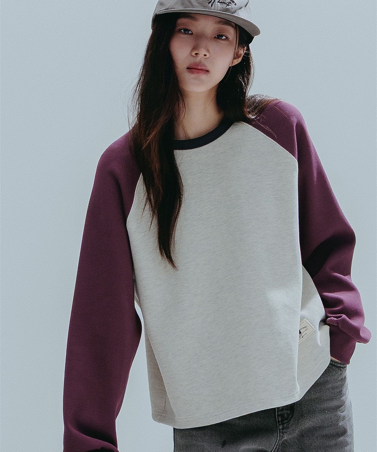 앤하츠(ANNEHEARTS) Waffle Color Block Raglan Tee_BURGUNDY