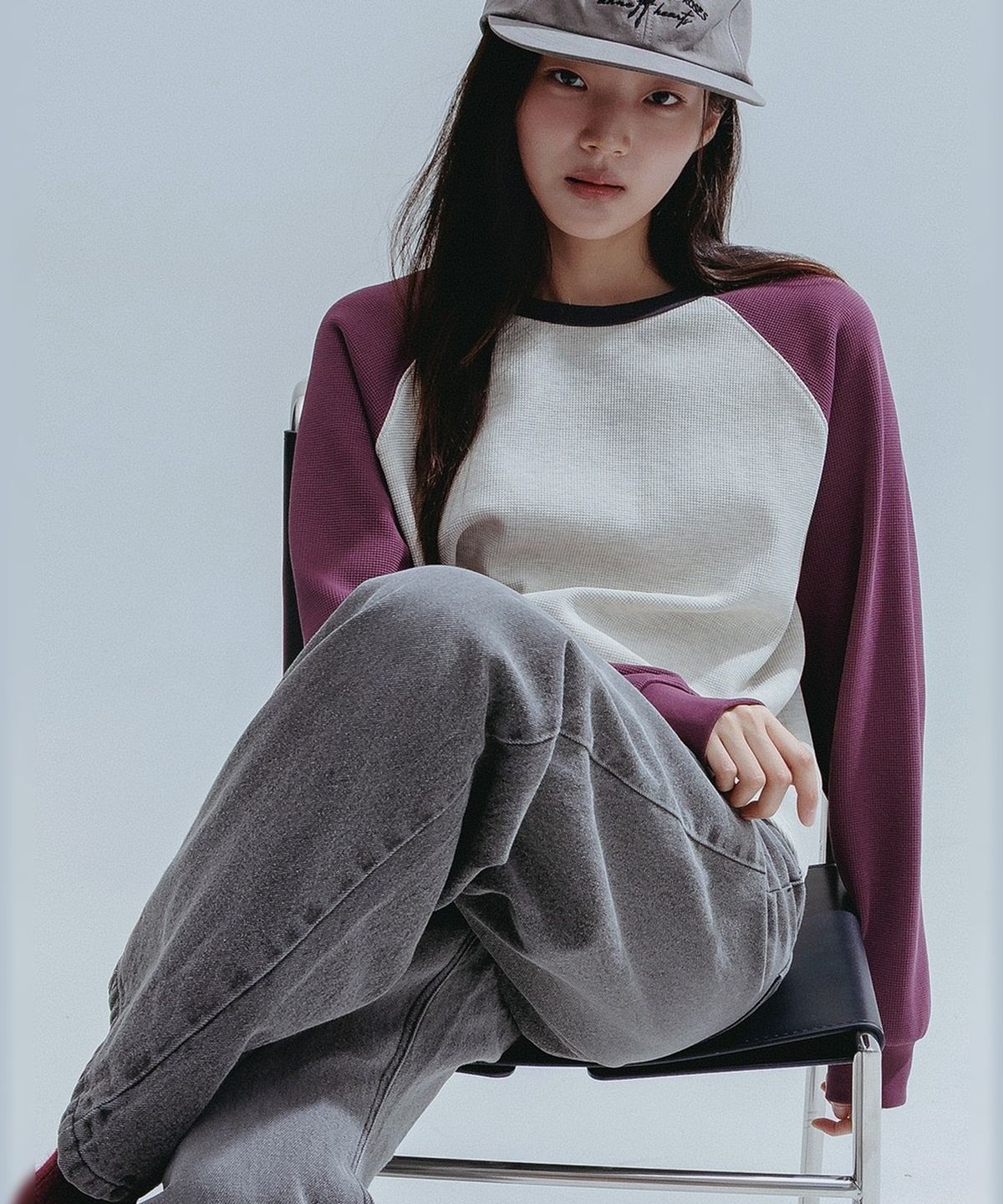 앤하츠(ANNEHEARTS) Waffle Color Block Raglan Tee_BURGUNDY