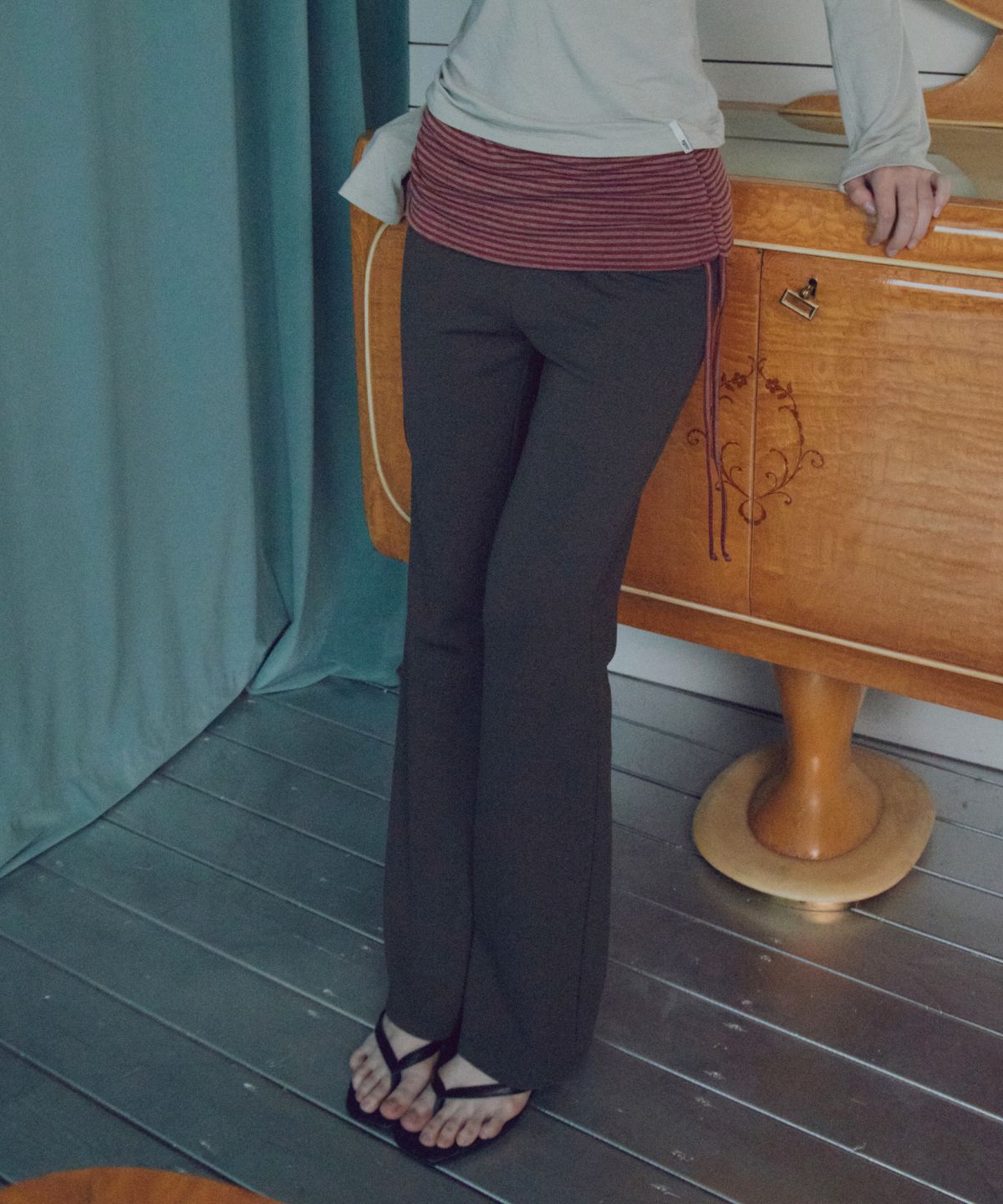 씨타(CITTA) Essential Stripe Foldover Bootcut Pants_CTB588(Charcoal)