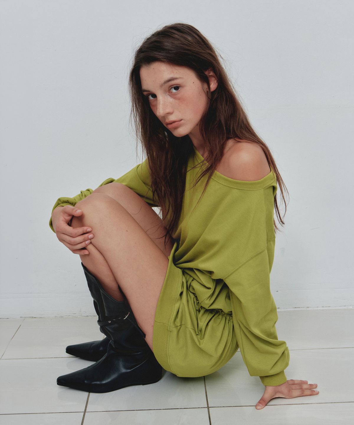 씨타(CITTA) Off-Shoulder Drawstring Mini Dress_CTOP721(Olive)