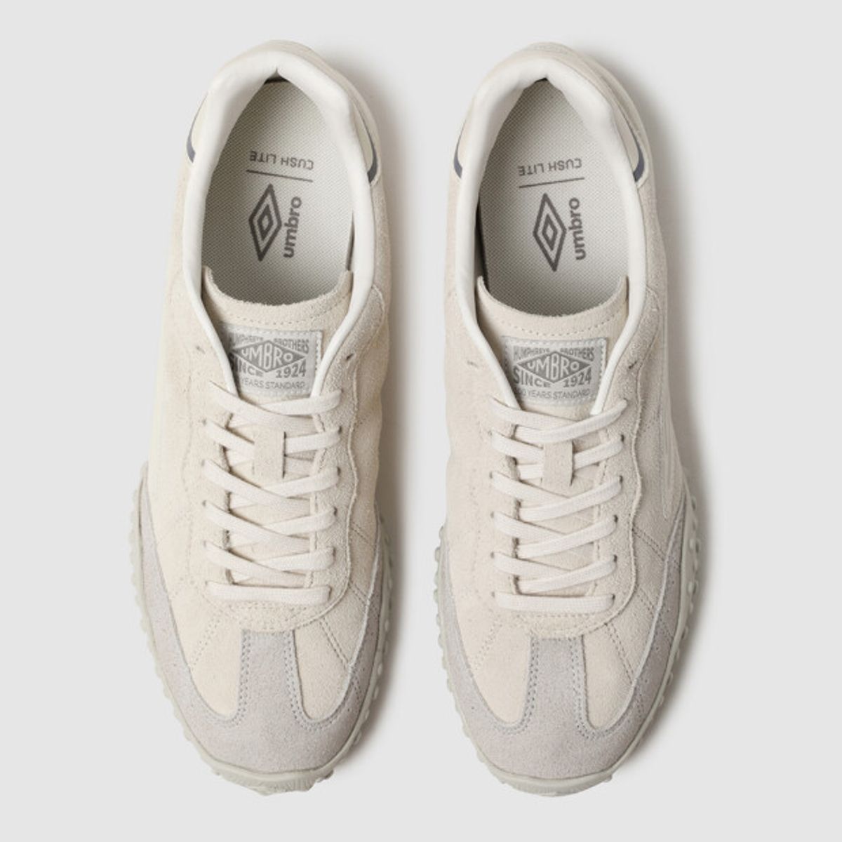 엄브로(UMBRO) FIRST JOGGER SPLIT (퍼스트 조거 스플리트) 라이트그레이 UR323CCU80
