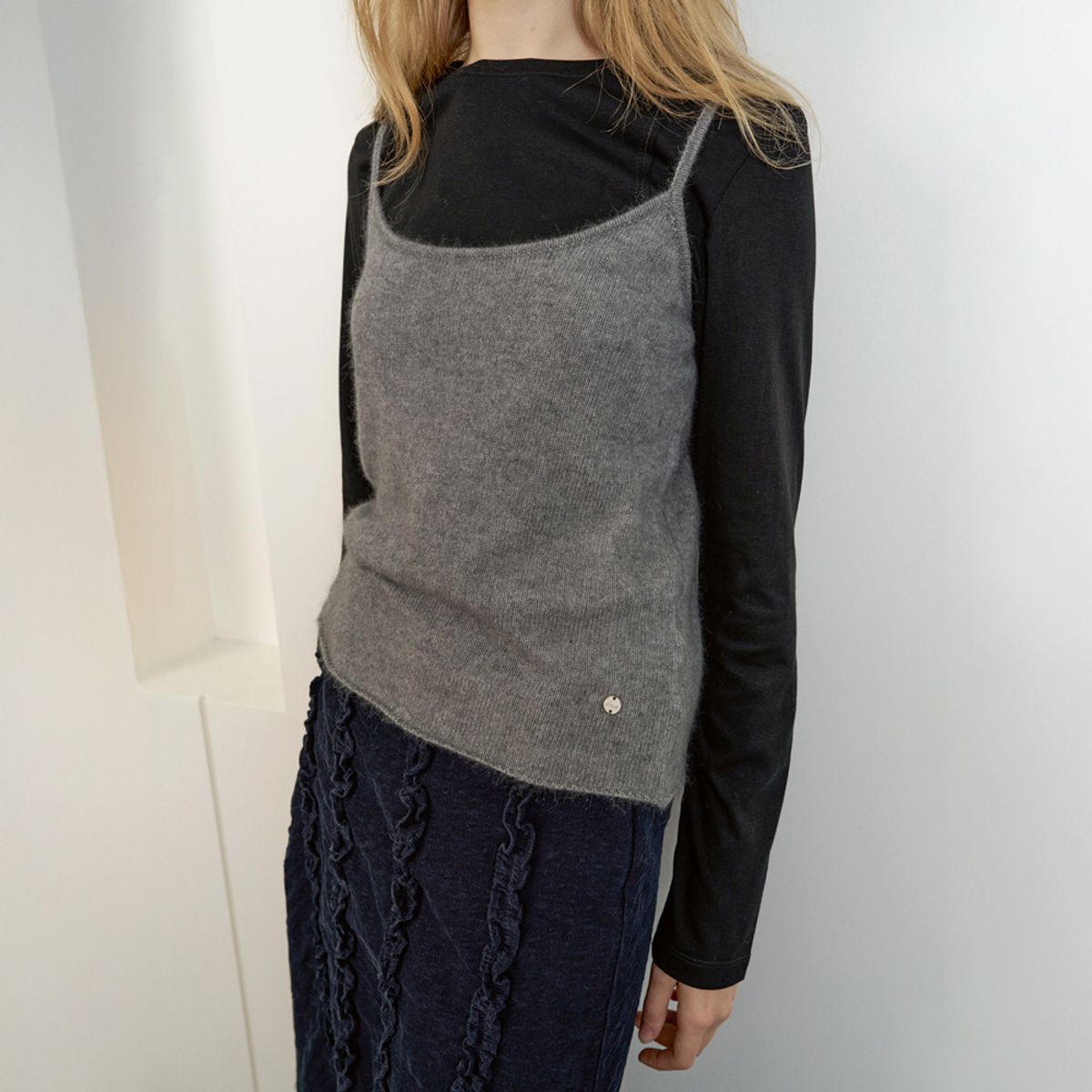 엘씨브이(LCVE) RACCOON KNIT SLEEVELESS TOP_GRAY