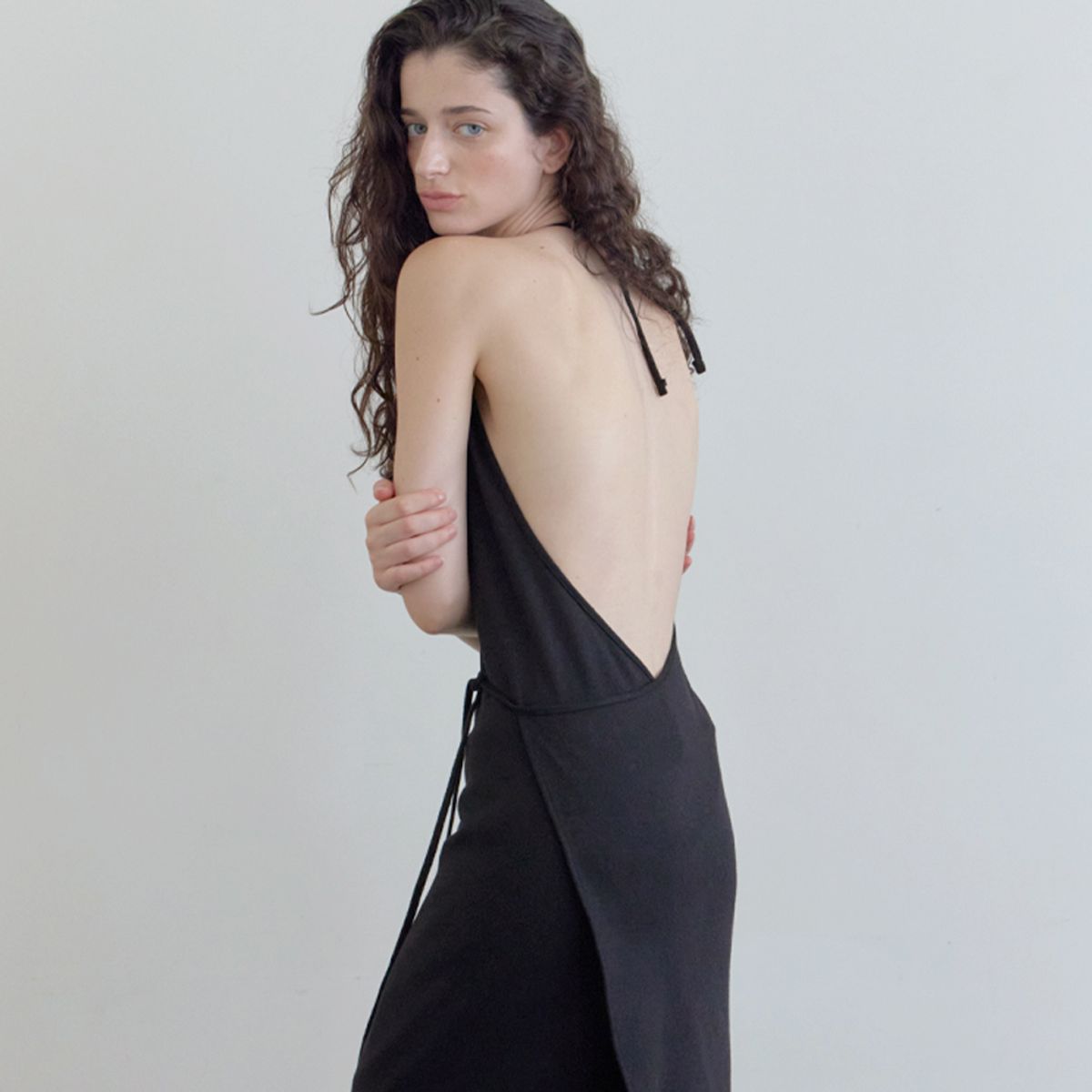 엘씨브이(LCVE) HALTER-NECK WRAP DRESS_BLACK
