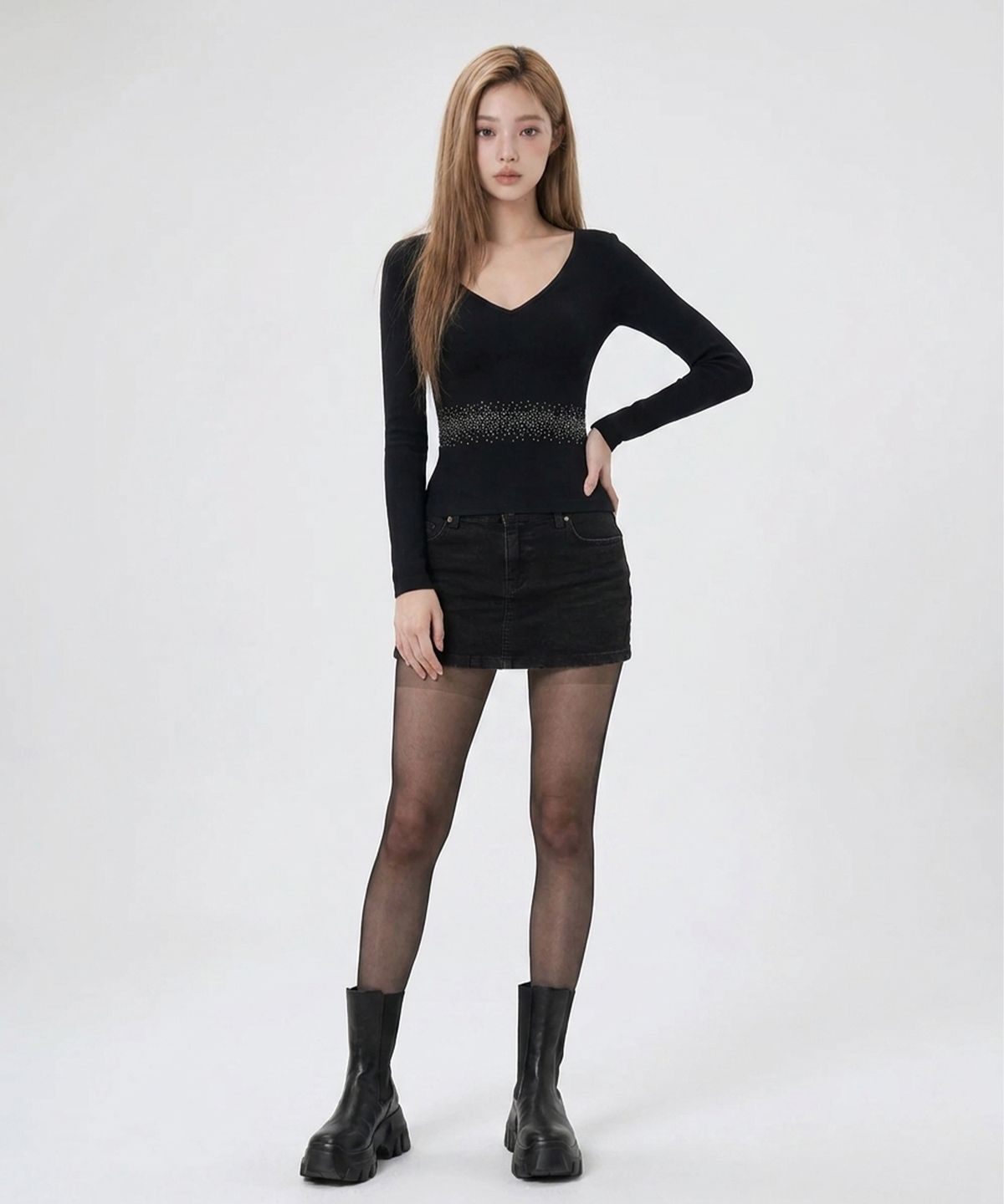본슬리피(BORN SLIPPY) Crystal Line V Long Sleeve Tee (Black)