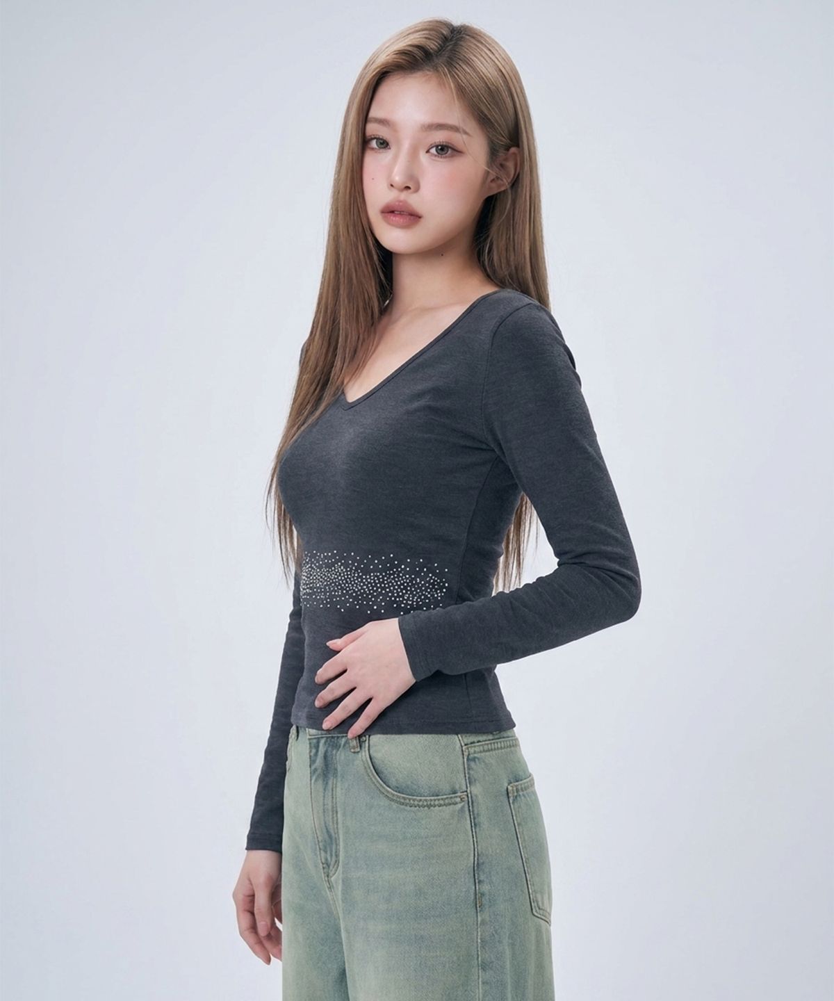 본슬리피(BORN SLIPPY) Crystal Line V Long Sleeve Tee (Charcoal)
