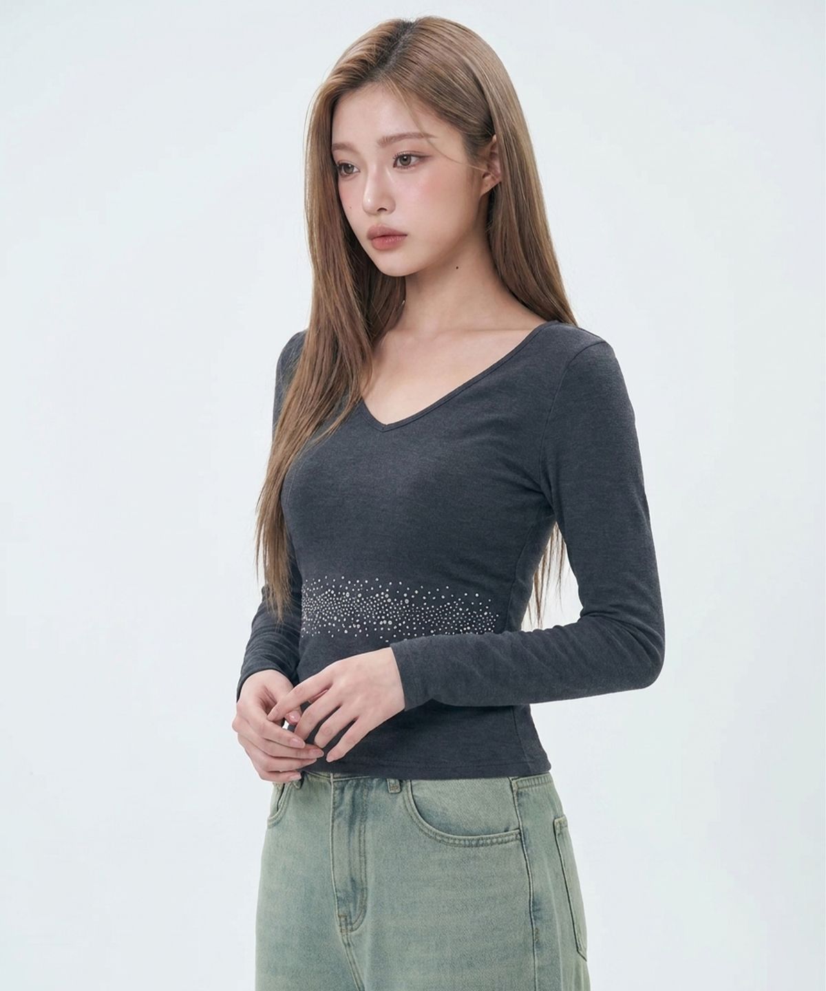 본슬리피(BORN SLIPPY) Crystal Line V Long Sleeve Tee (Charcoal)