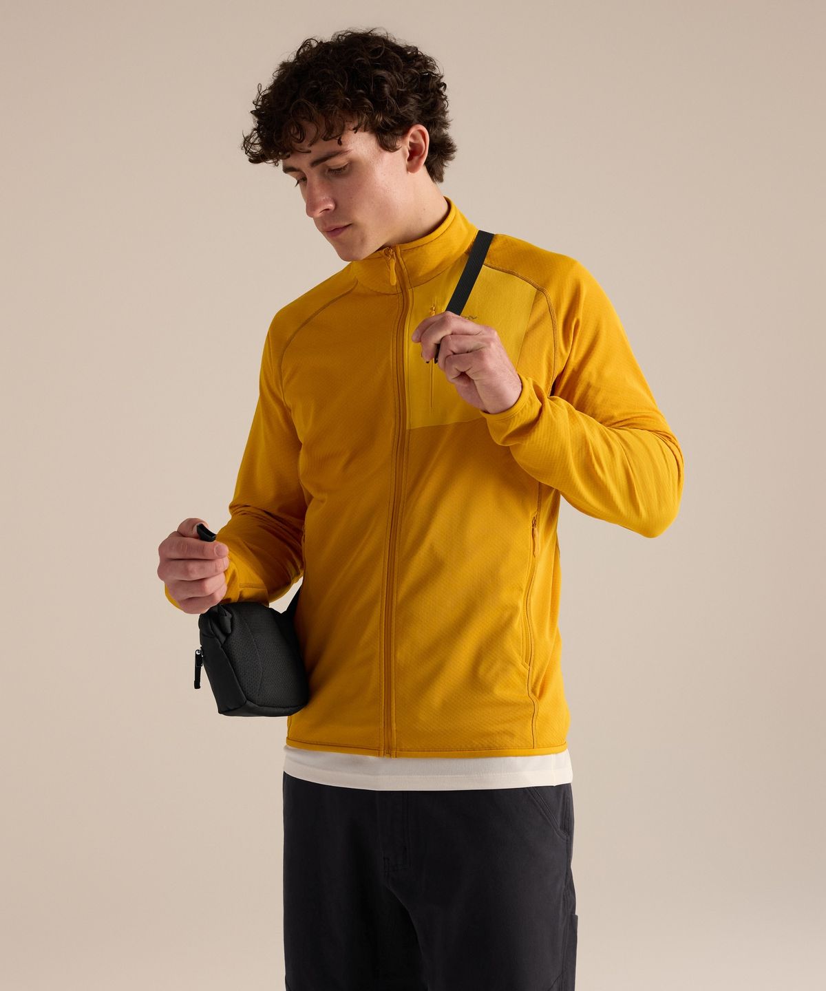 아크테릭스(ARCTERYX) 맨티스 1 웨이스트 팩 - 24K BLACK / ABQFU09234
