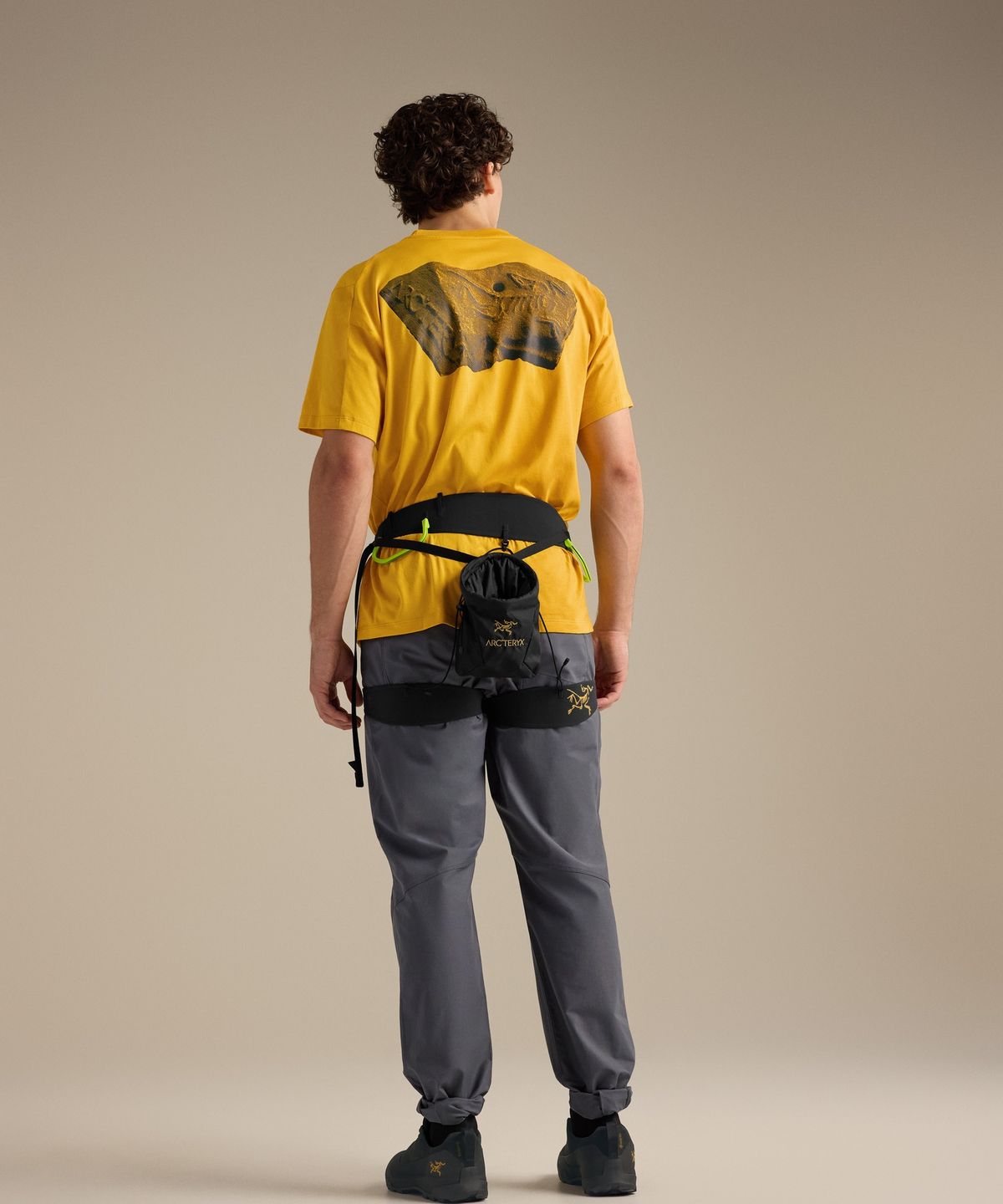 아크테릭스(ARCTERYX) 이온 SL 초크백 - 24K BLACK / ABQFU10364