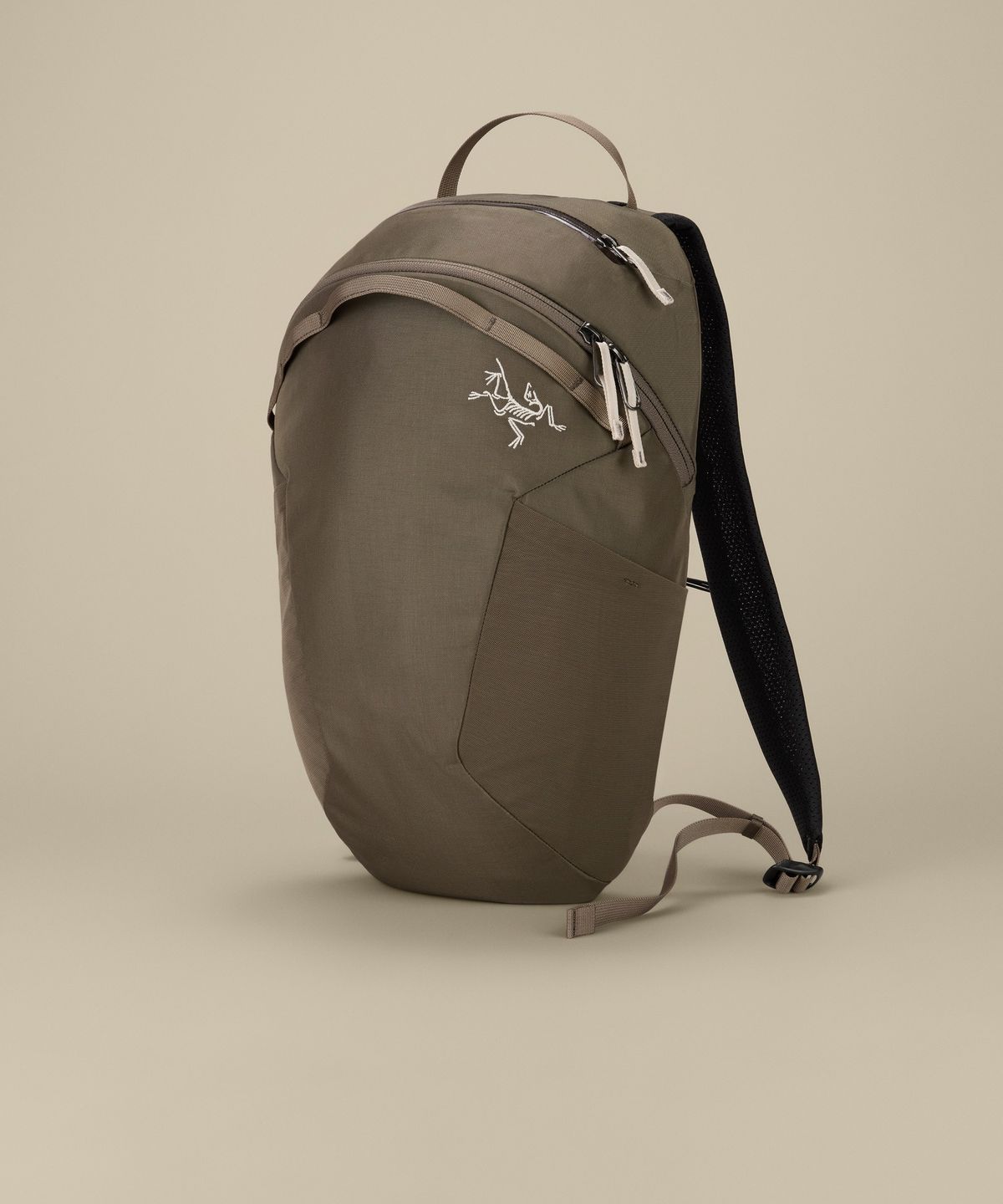 아크테릭스(ARCTERYX) 엑시오스 10 백팩 - MONGOOSE / ABQFU10707