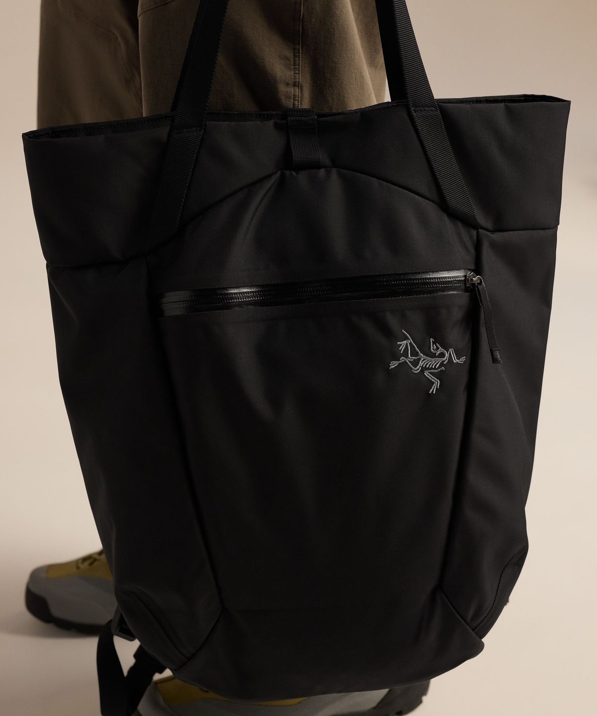 아크테릭스(ARCTERYX) 엑시오스 20 토트 - BLACK / ABQFU10708