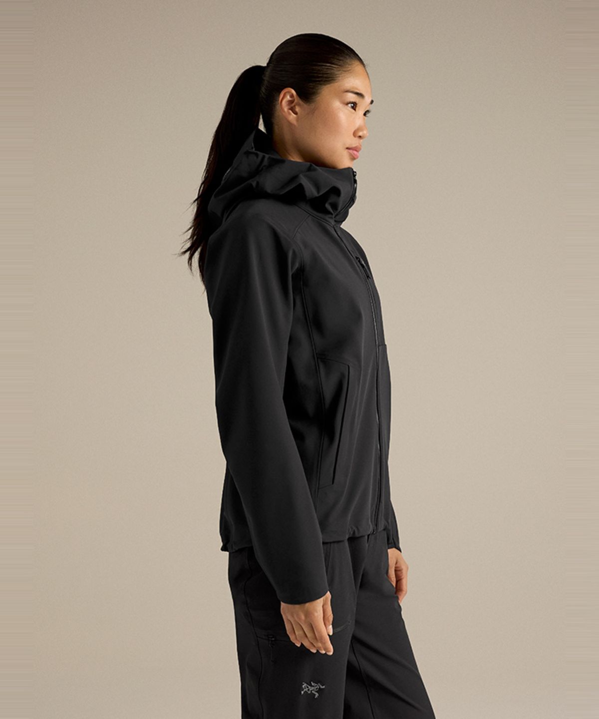 아크테릭스(ARCTERYX) 감마 MX 후디 여성 - BLACK / AJQFW09456