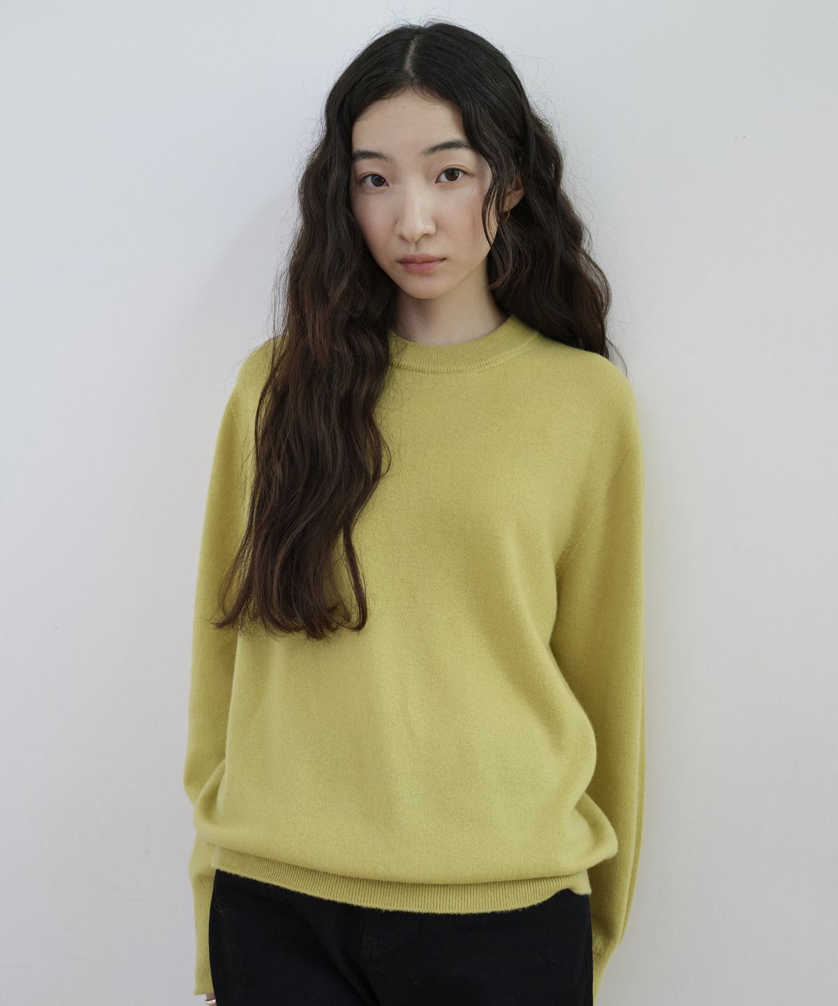 스텝어라운드(STEP AROUND) Superfine Merino Wholegarment Crewneck Knit_OLIVE YELLOW