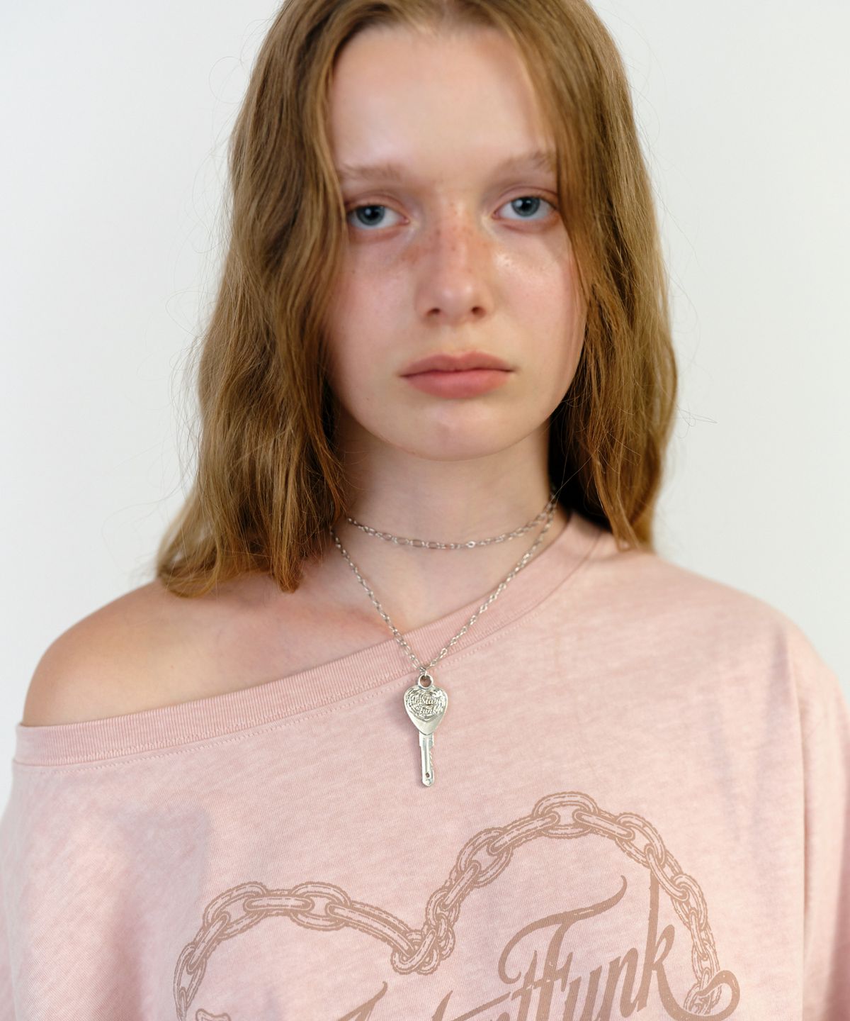 인스턴트펑크(INSTANTFUNK) OVERSIZED HEART GRAPHIC TEE - PINK