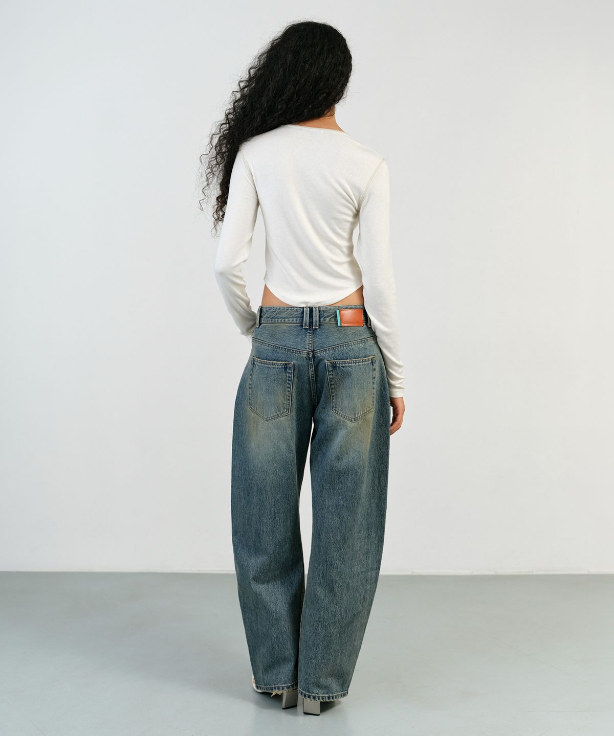 인스턴트펑크(INSTANTFUNK) ROUND HEM LINE TEE - IVORY
