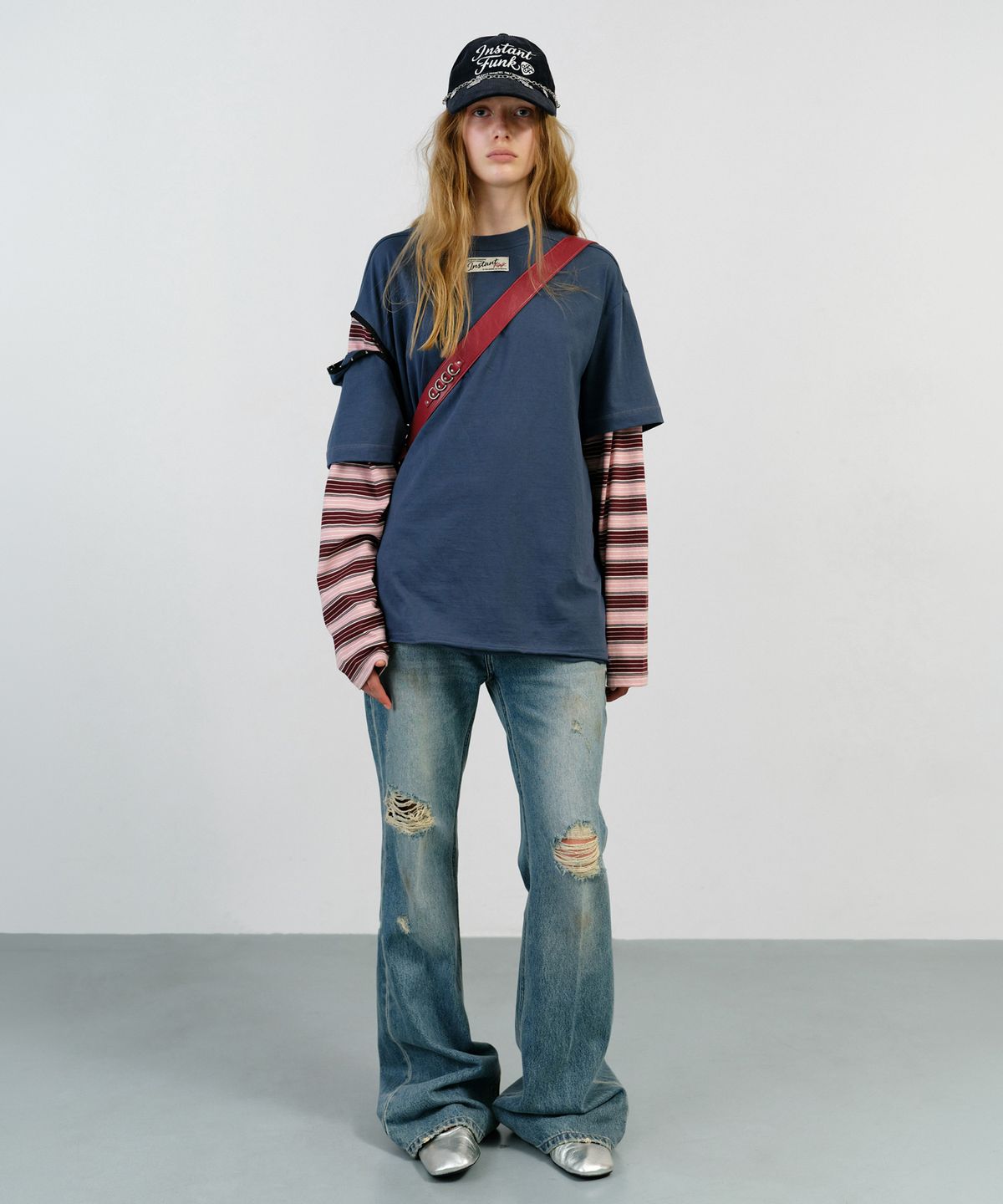 인스턴트펑크(INSTANTFUNK) LAYERED SLEEVE STRIPE T SHIRT - NAVY