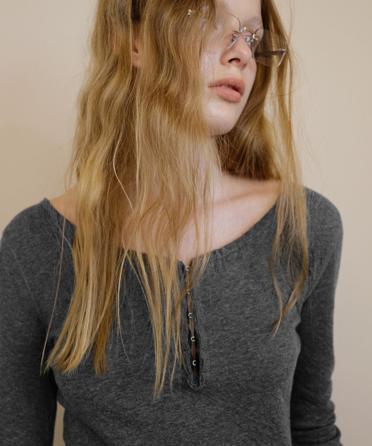 인스턴트펑크(INSTANTFUNK) HENLEY NECK TIERED JERSEY DRESS - GREY