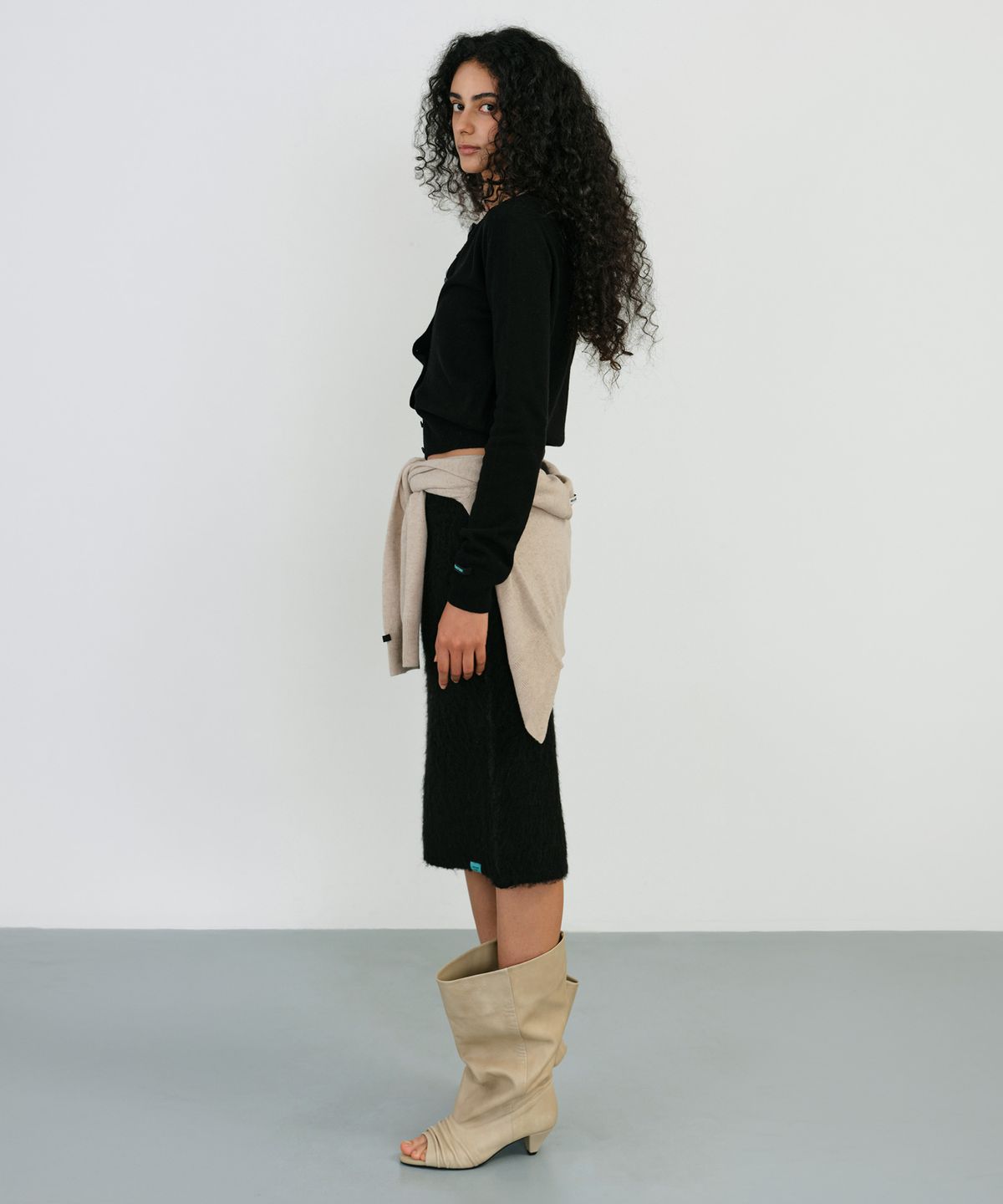 인스턴트펑크(INSTANTFUNK) ESSENTIAL WOOL ROUND CARDIGAN - BLACK