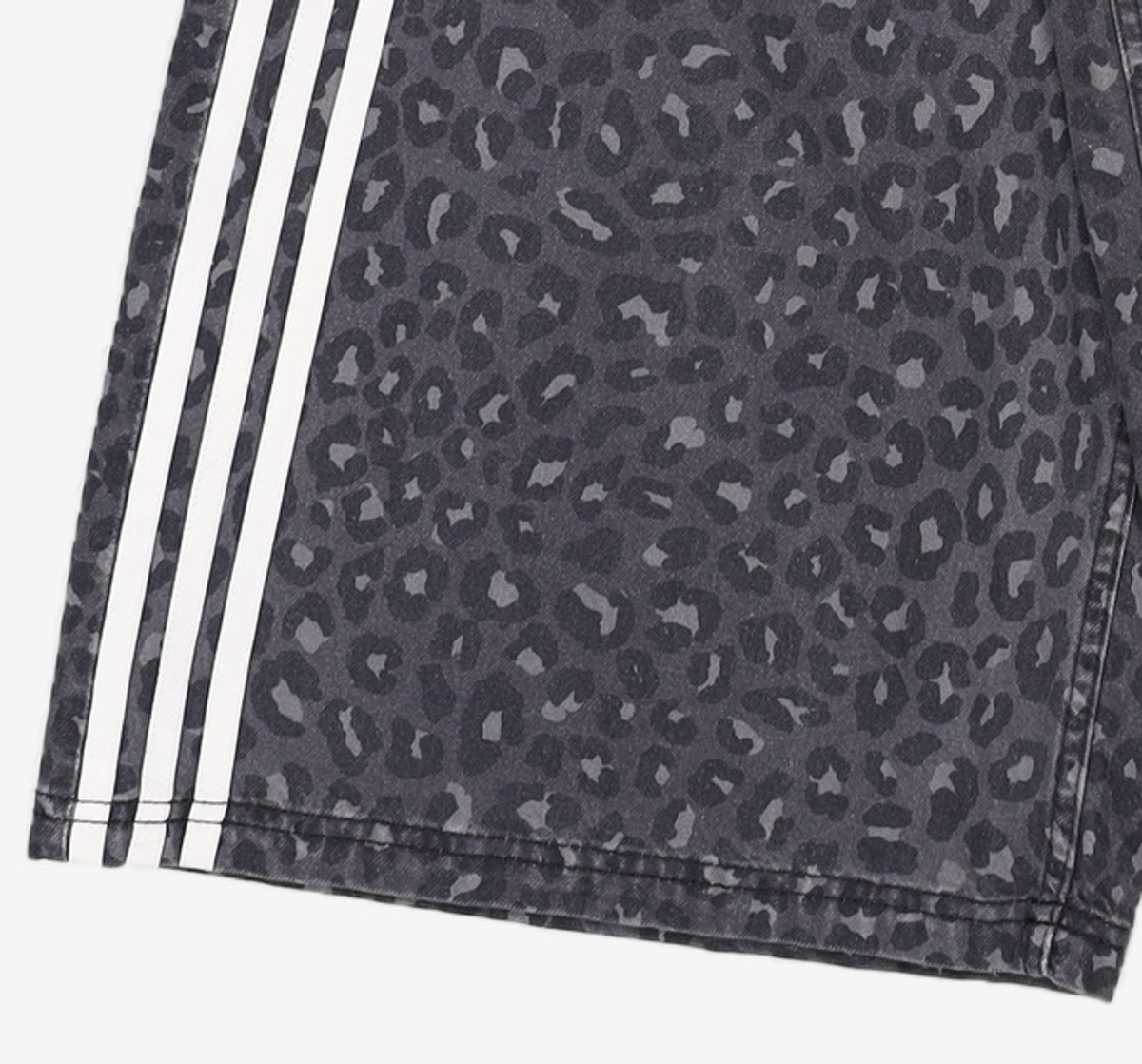 아디다스(ADIDAS) 데님 버뮤다 숏 팬츠 - 차콜 / KA2675 27