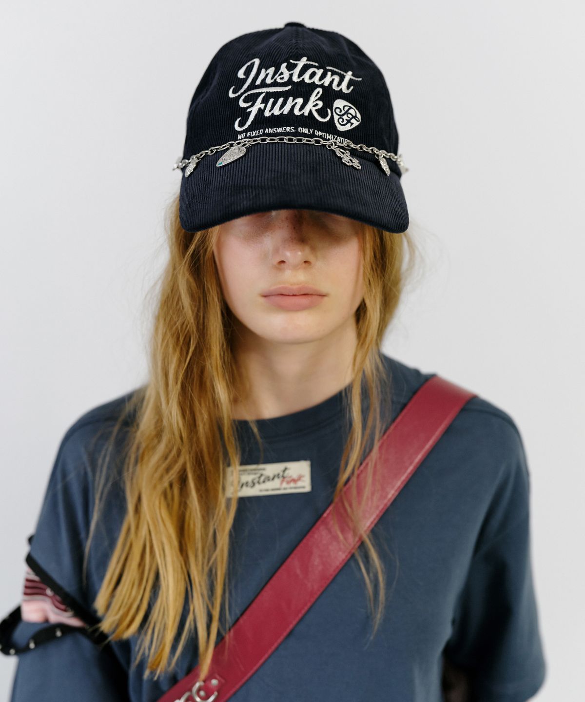 인스턴트펑크(INSTANTFUNK) PEAK CORDUROY BALL CAP - NAVY