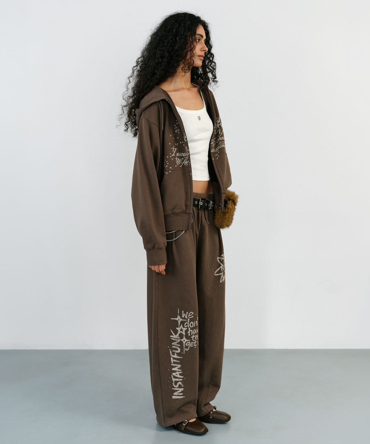 인스턴트펑크(INSTANTFUNK) WASHED GRAPHIC ZIP UP HOODIE - BROWN