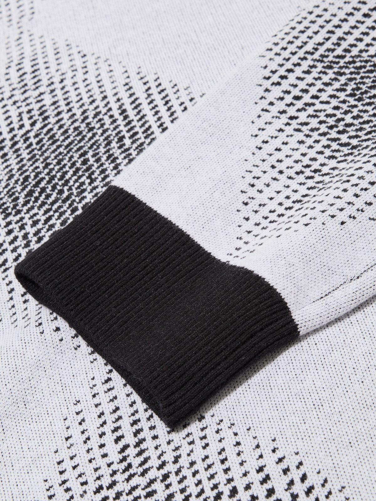와이드앵글(WIDEANGLE) CO 옴브레 패턴 라운드 스웨터 M_Off White