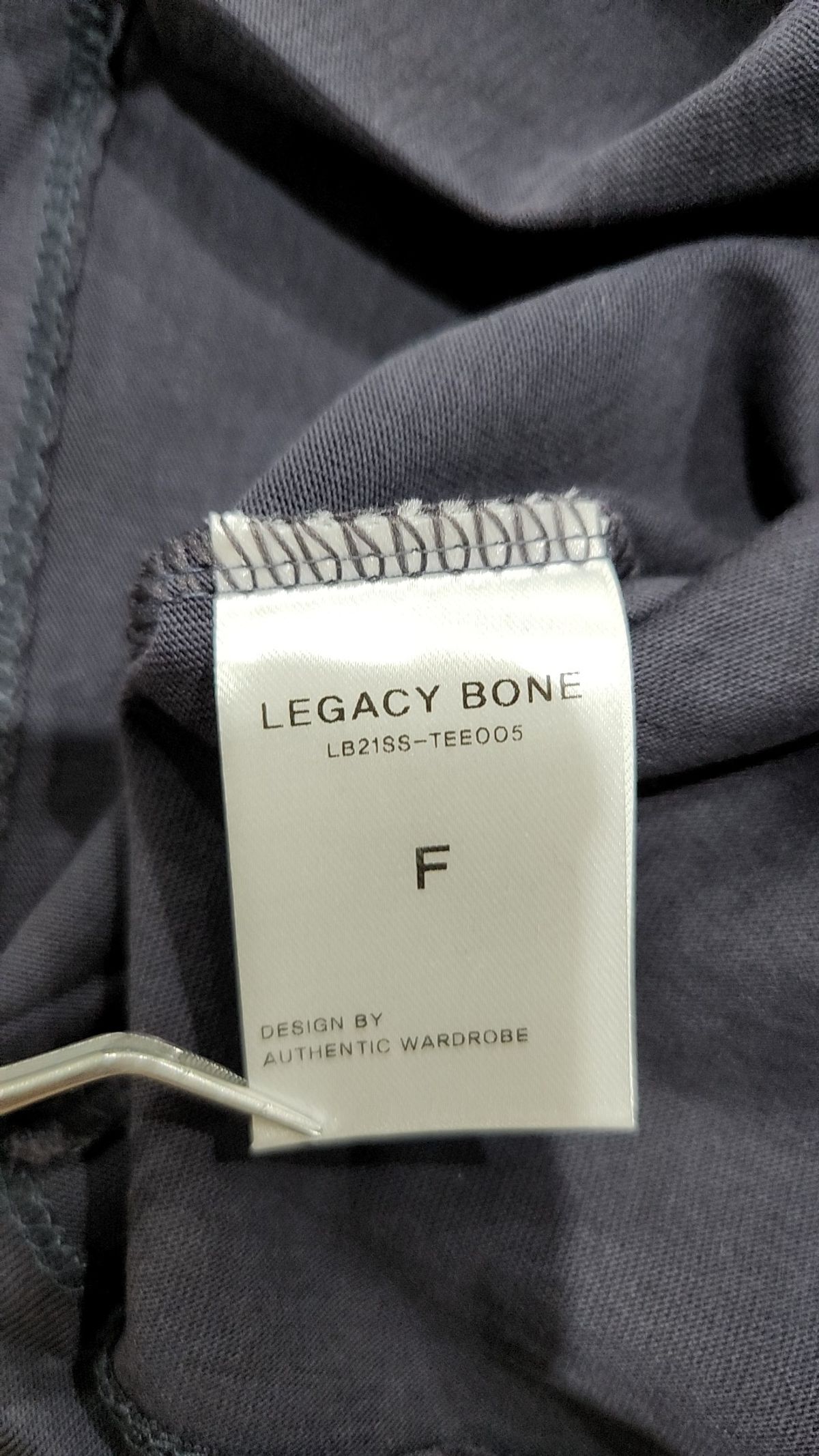 레가시본(LEGACY BONE) 소프트 슬림핏 티셔츠 FREE