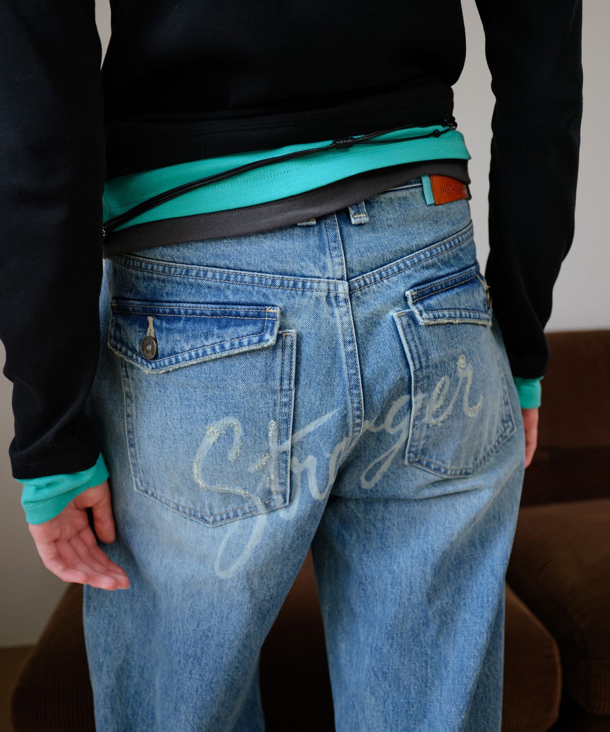 인스턴트펑크(INSTANTFUNK) [민지S PICK] STRANGER GRAPHIC WIDE DENIM - BLUE