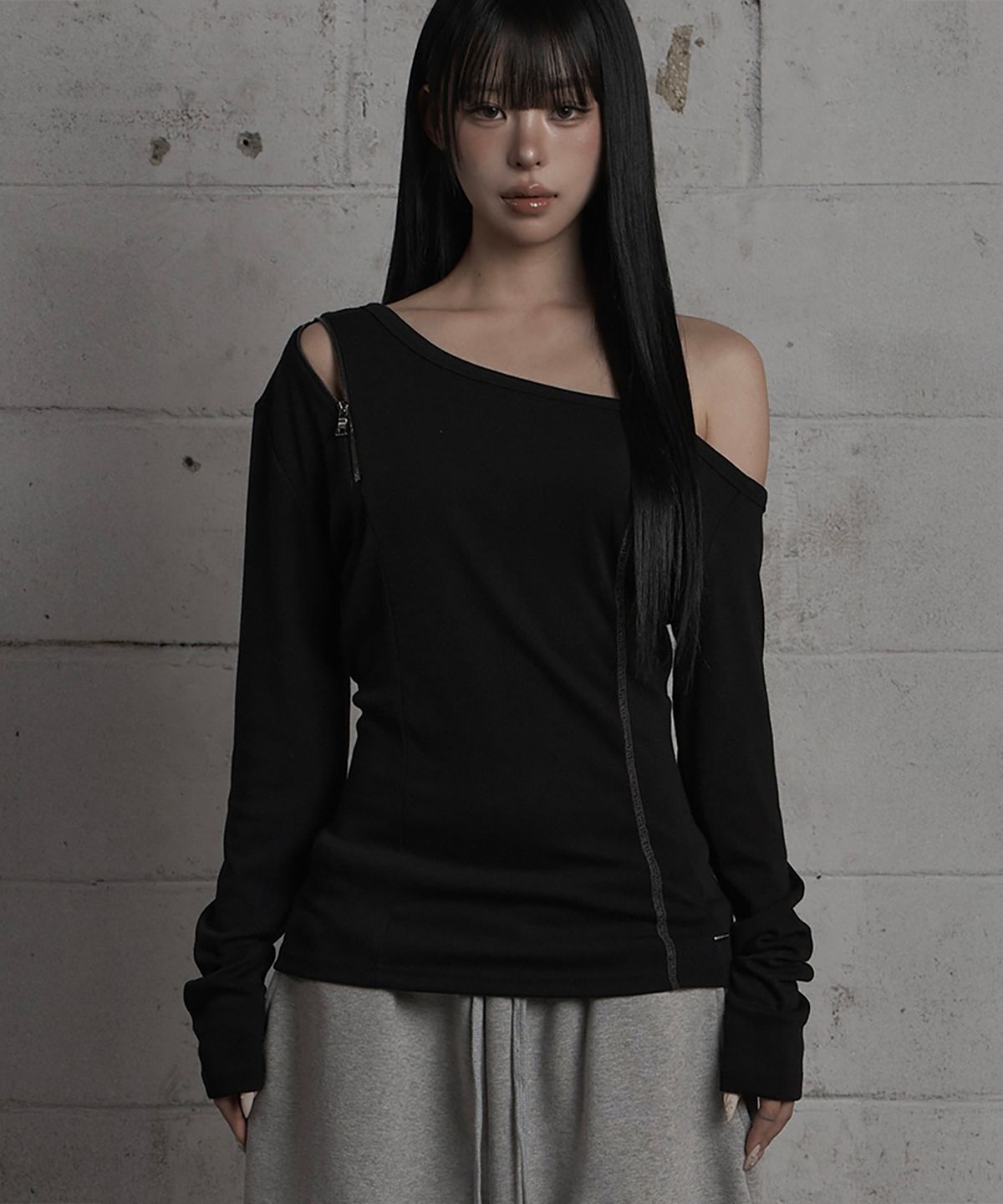에트오소메(ETRE AU SOMMET) Asymmetric Zipper Corset Top (Black)