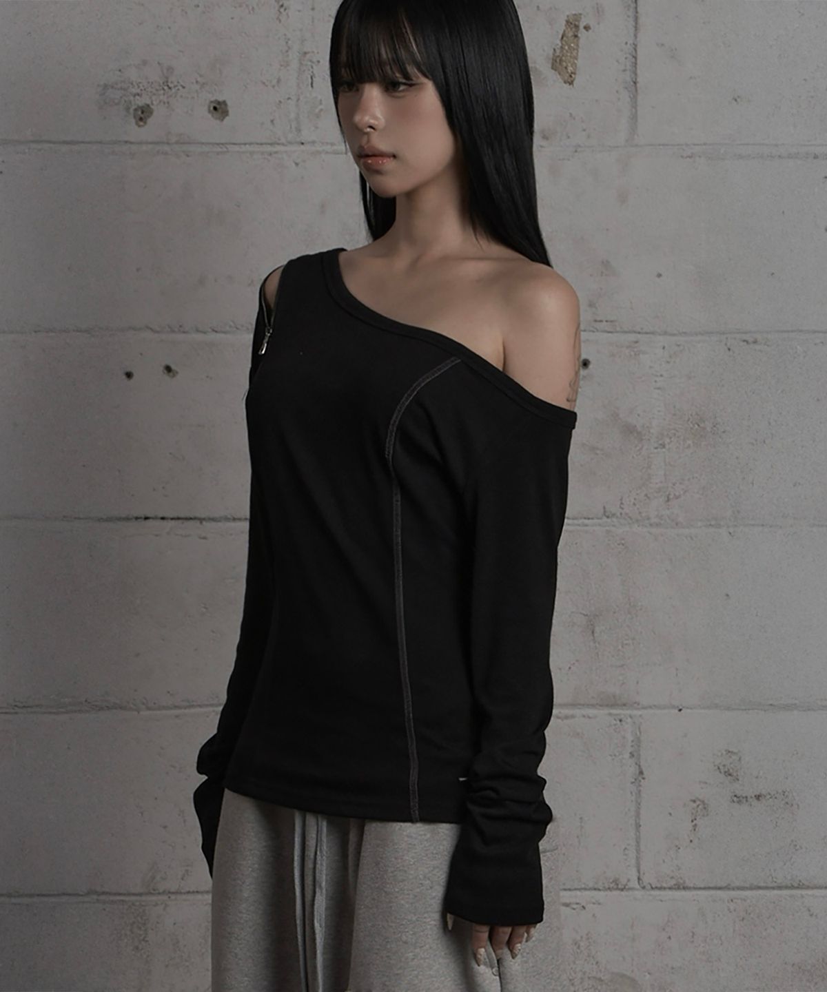에트오소메(ETRE AU SOMMET) Asymmetric Zipper Corset Top (Black)