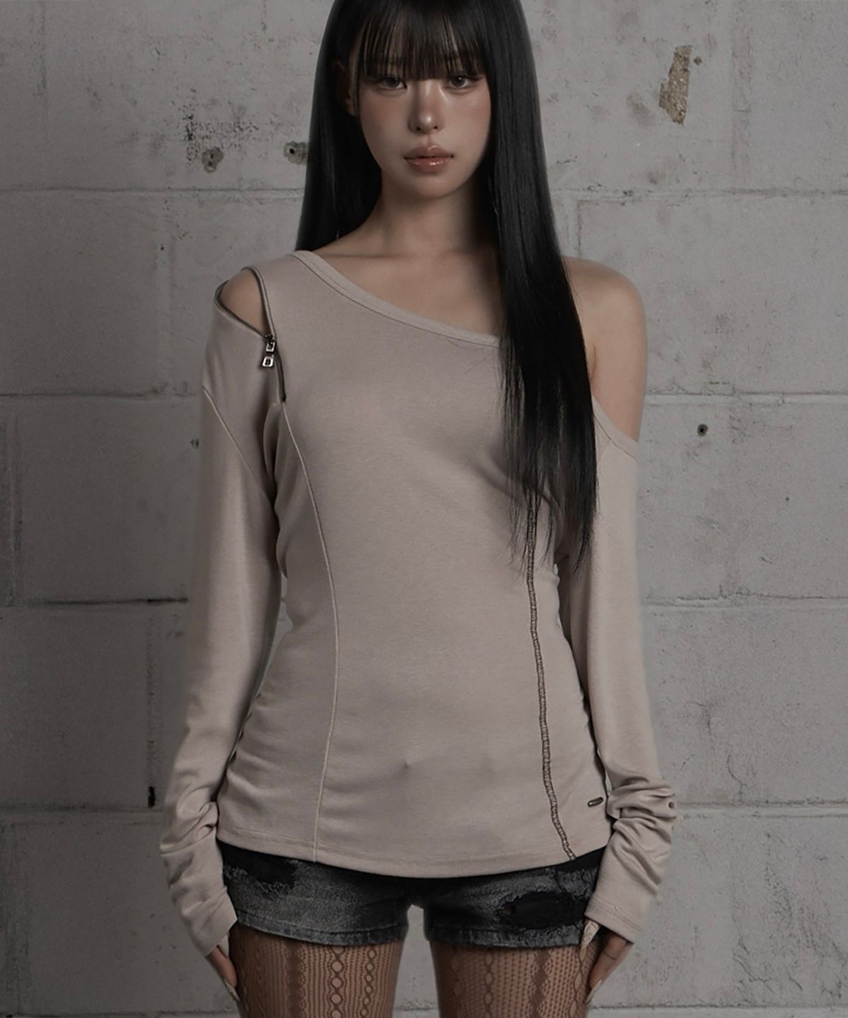 에트오소메(ETRE AU SOMMET) Asymmetric Zipper Corset Top (Beige)