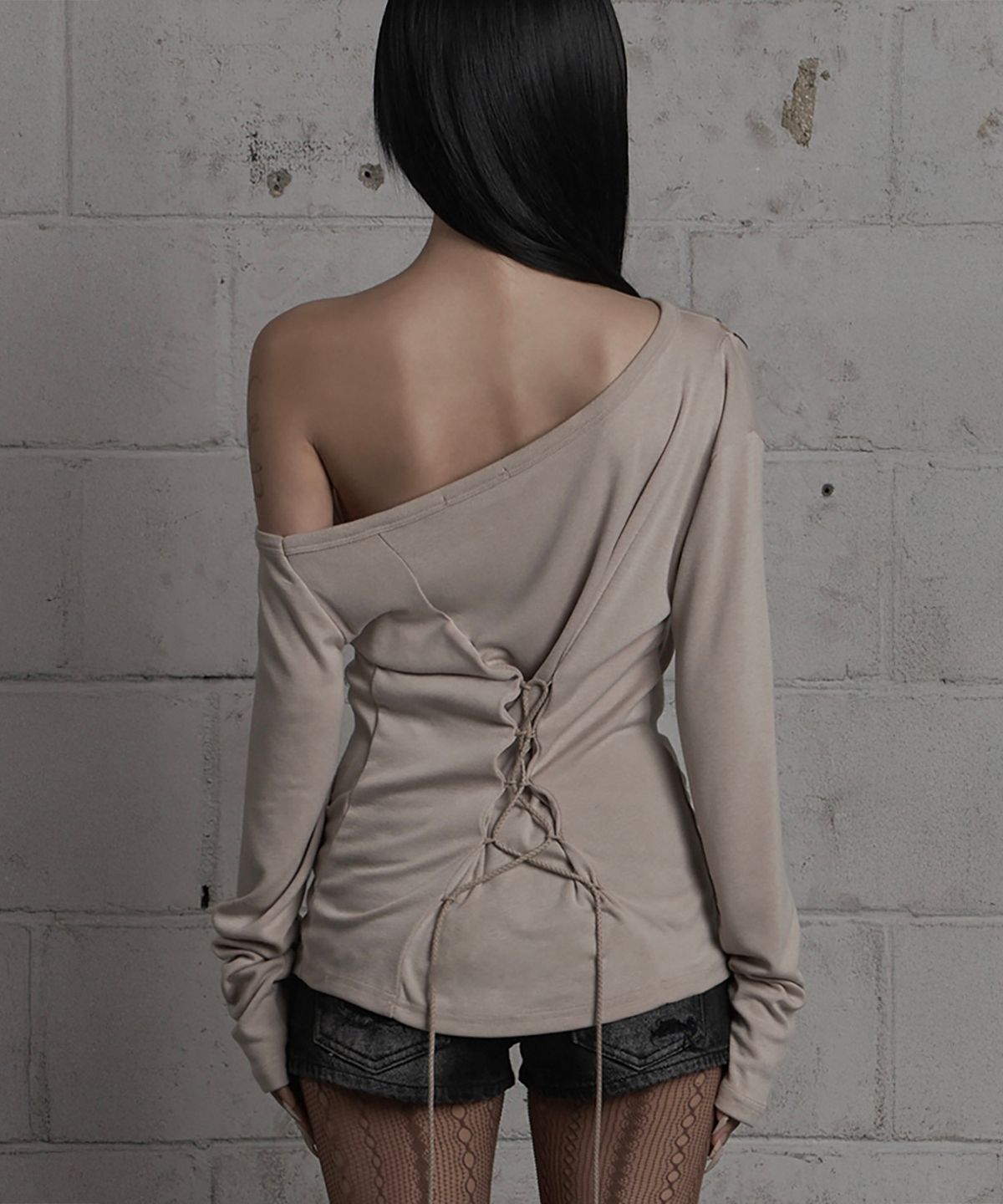 에트오소메(ETRE AU SOMMET) Asymmetric Zipper Corset Top (Beige)