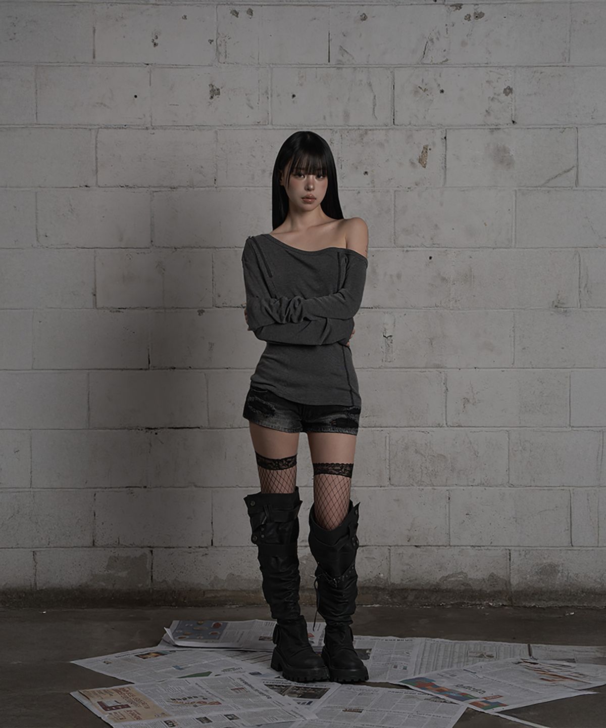에트오소메(ETRE AU SOMMET) Asymmetric Zipper Corset Top (Charcoal)