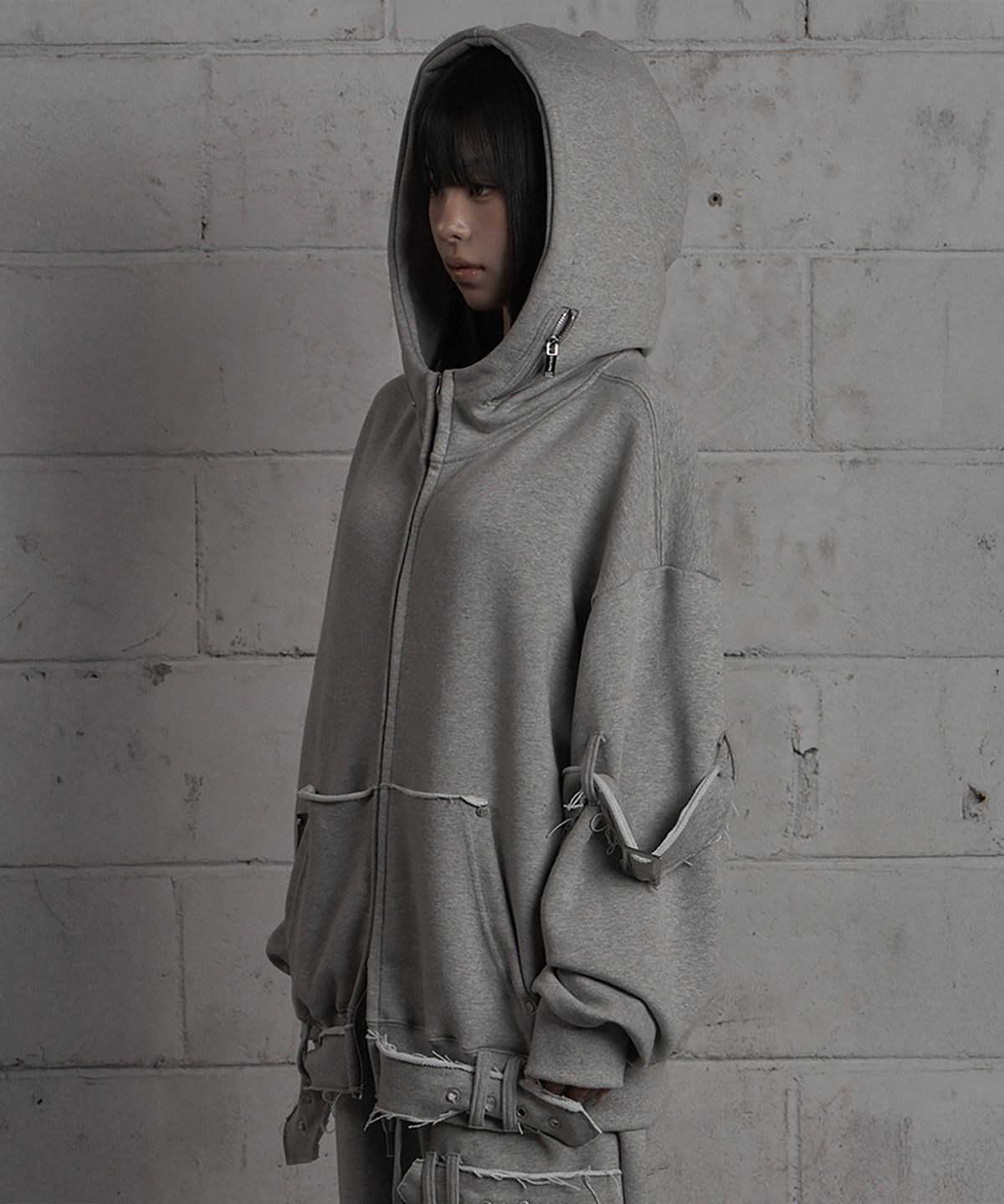 에트오소메(ETRE AU SOMMET) Belted Raw Edge Hood Zip-Up (Melange Gray)